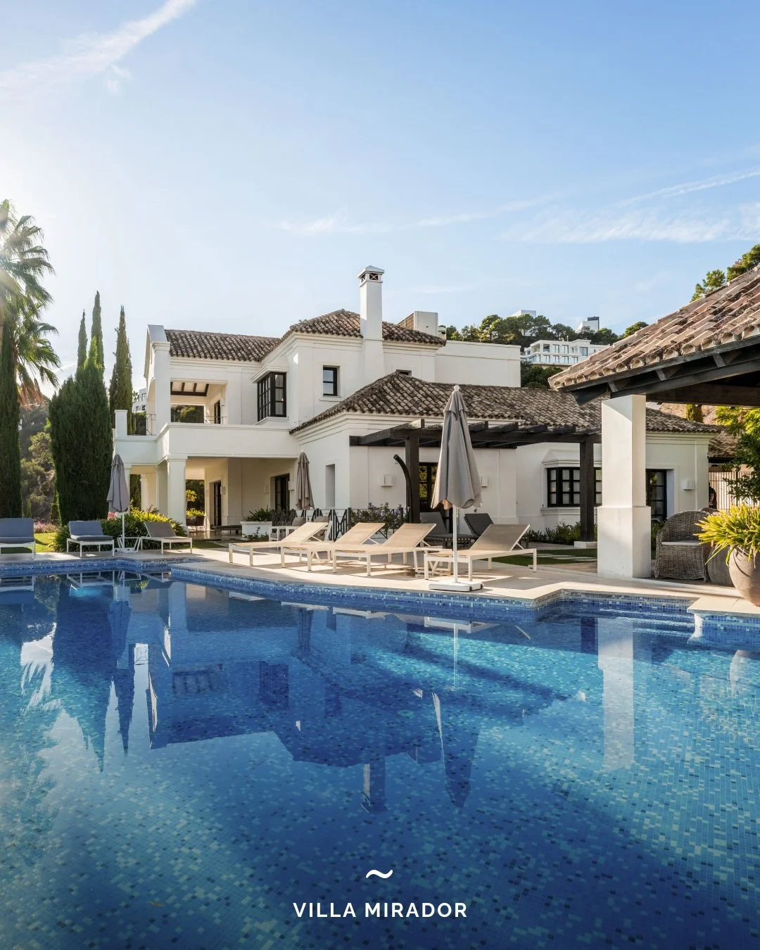 New Listing | Villa Mirador, Monte Mayor

Set on an expansive 4,250 m&sup2; private plot in Monte Mayor, Benahav&iacute;s, this five-bedroom villa enjoys panoramic Mediterranean and mountain views. Designed for comfort and entertainment, it features 
