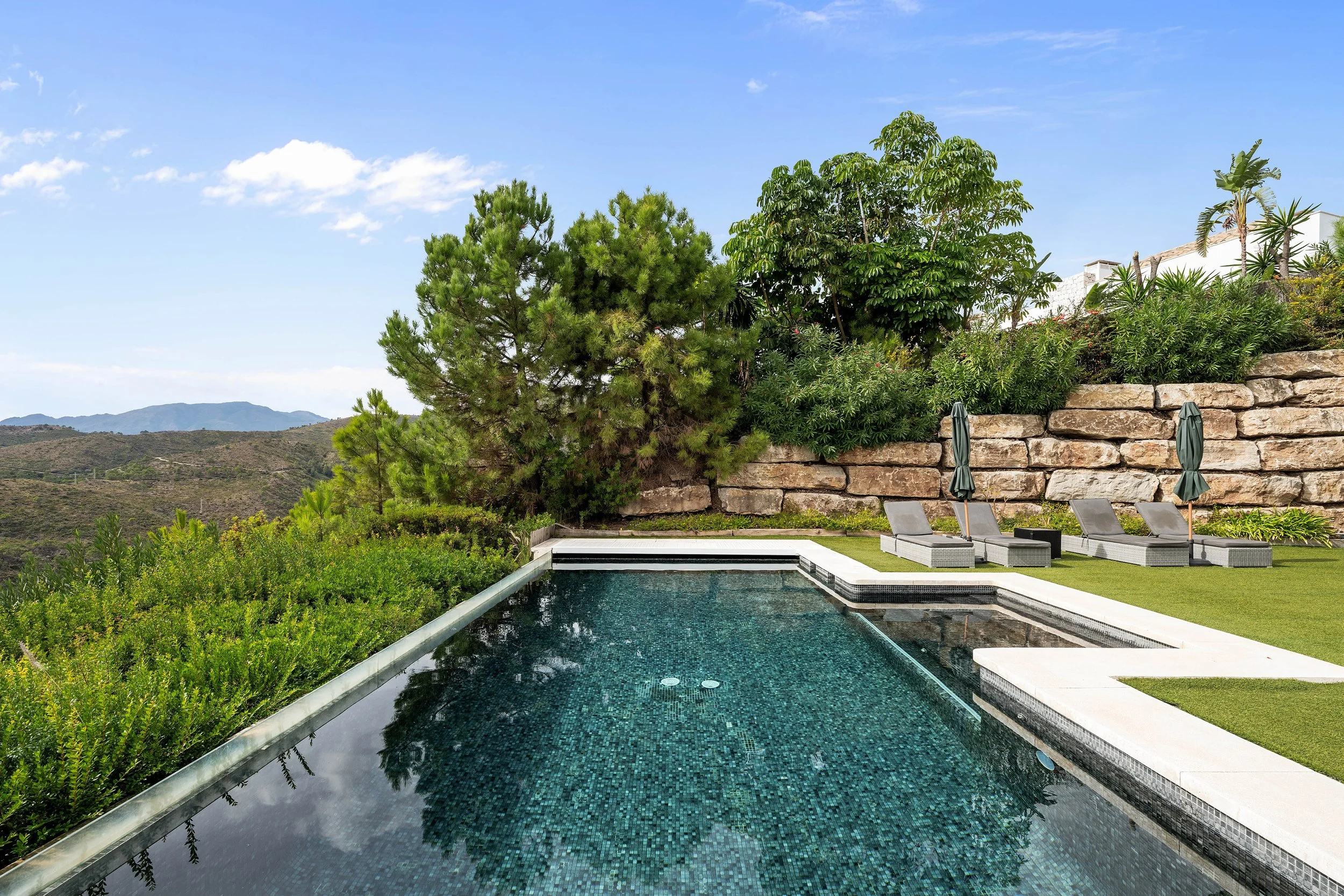 Montemayor C9-33.jpg