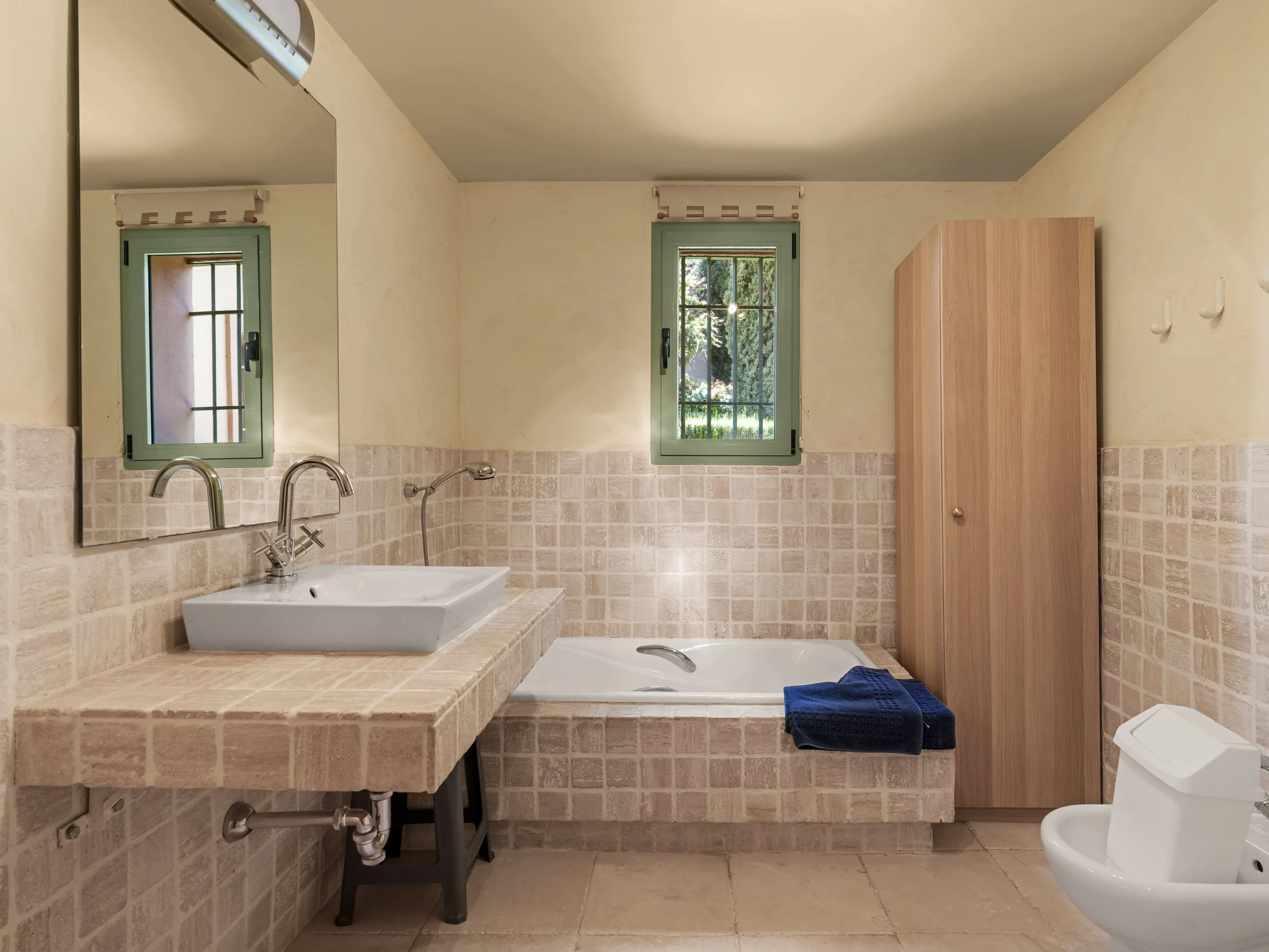 Four Seasons B2 10A-14.jpg