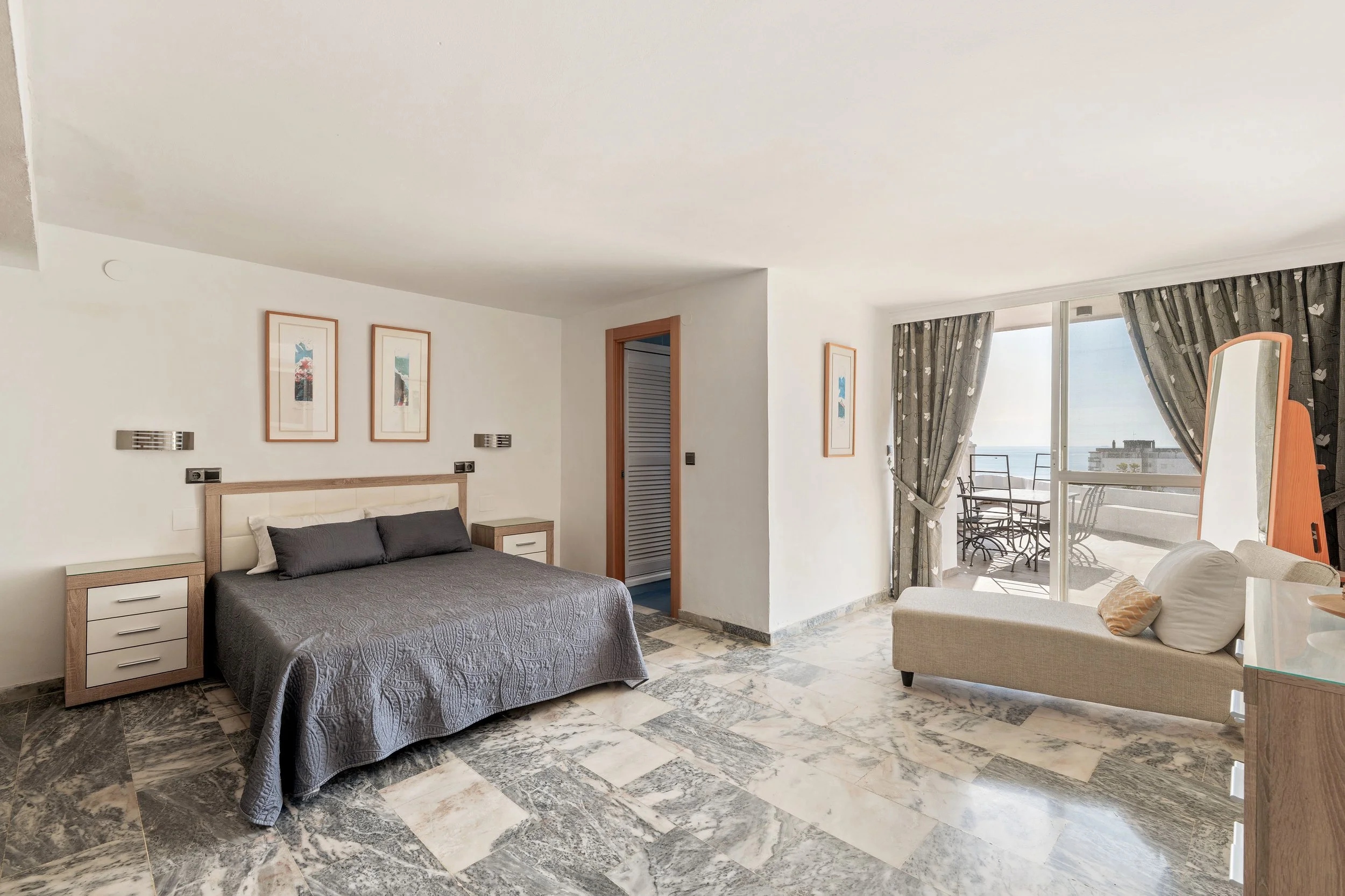 Torremolinos Violin 16 Bajo-12.jpg