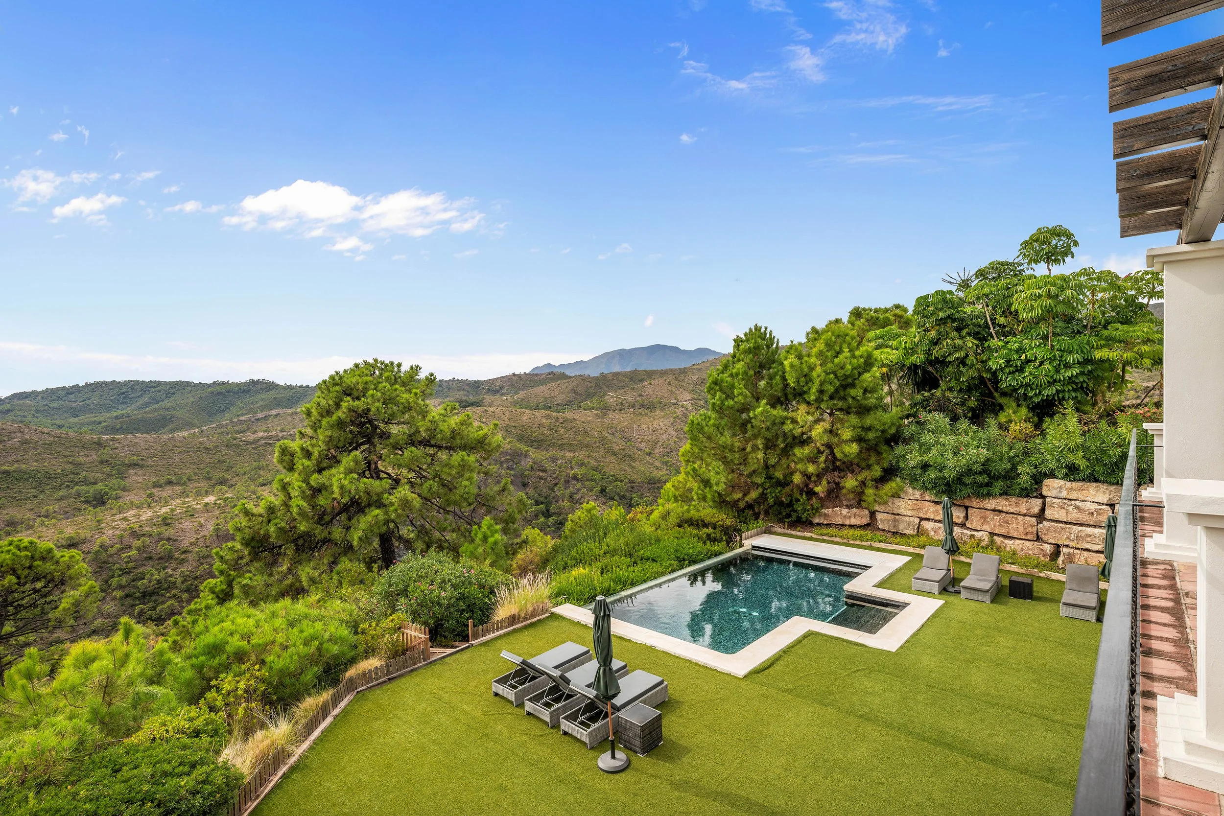 Montemayor C9-12.jpg