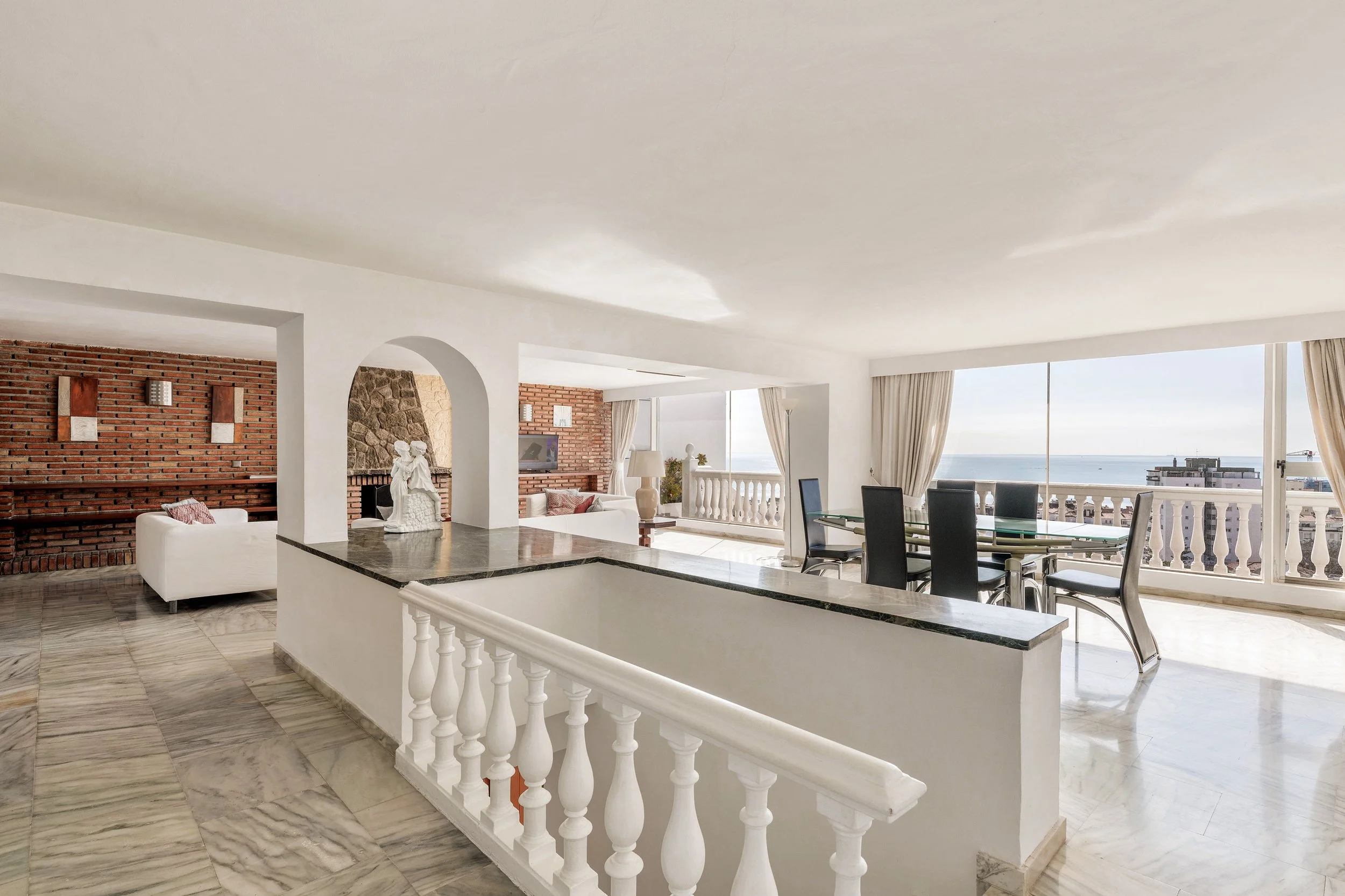 Torremolinos Violin 16 Bajo-3.jpg