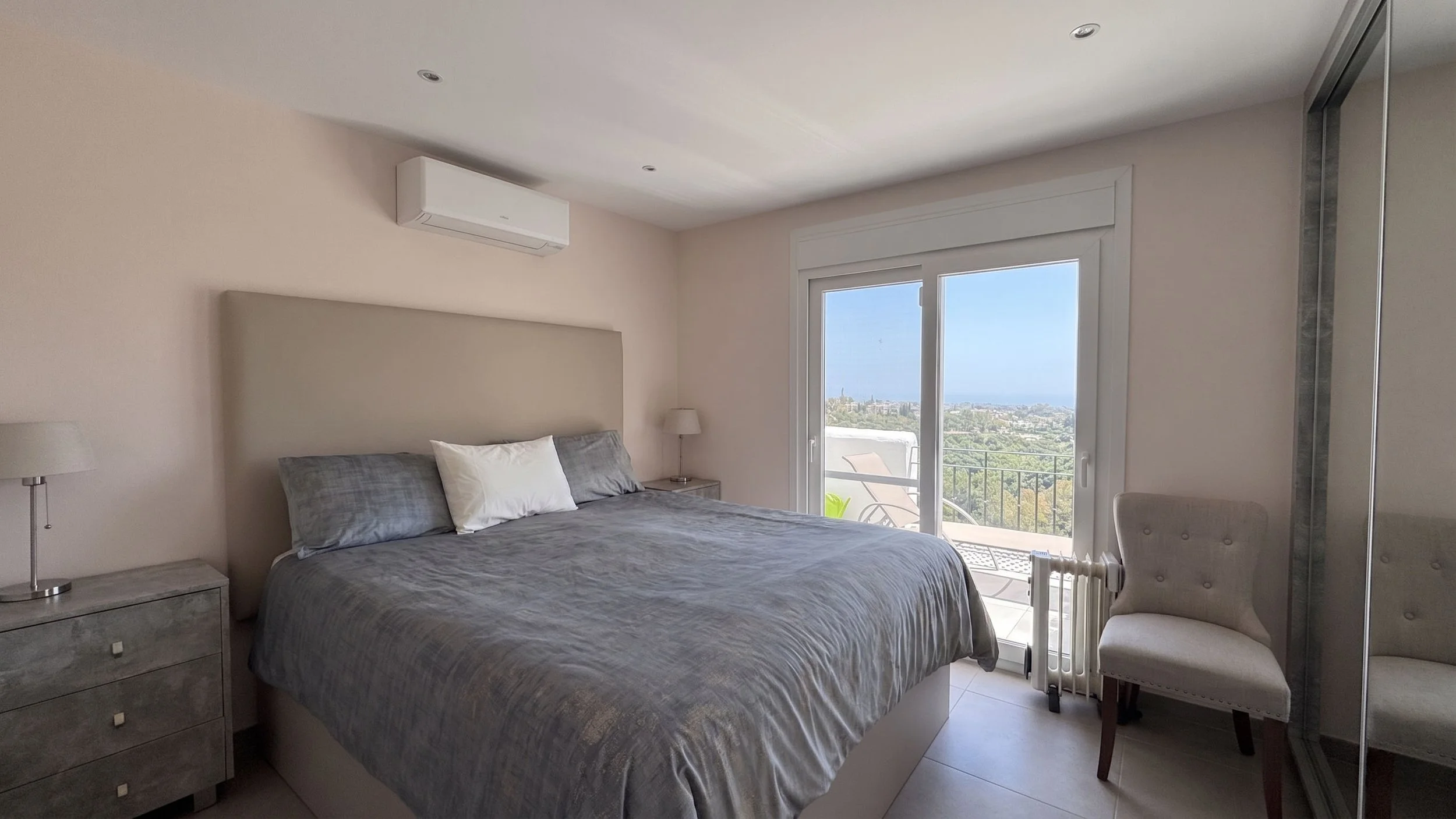 bedroom.jpg