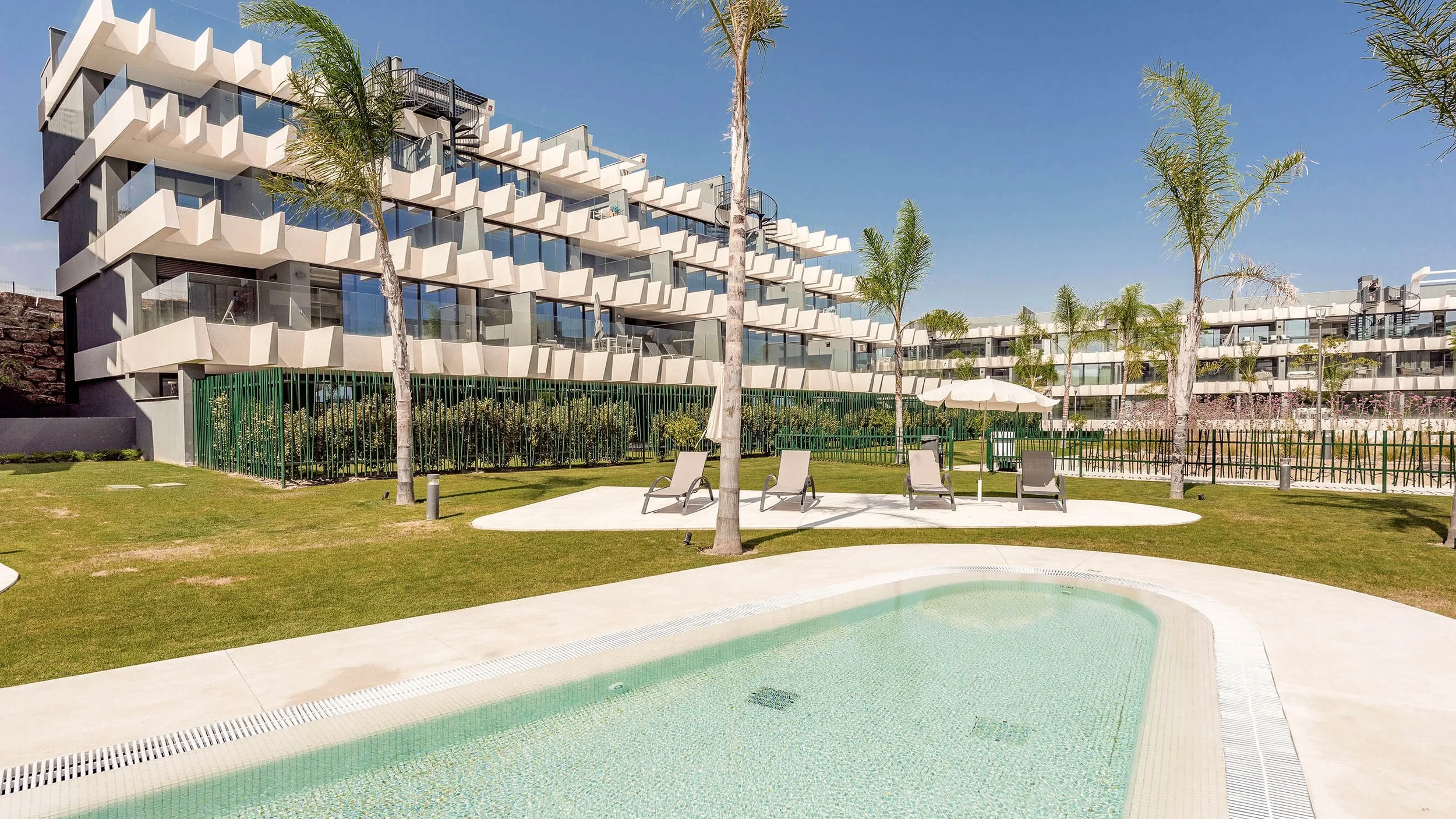 Oasis 325 732-25.jpg