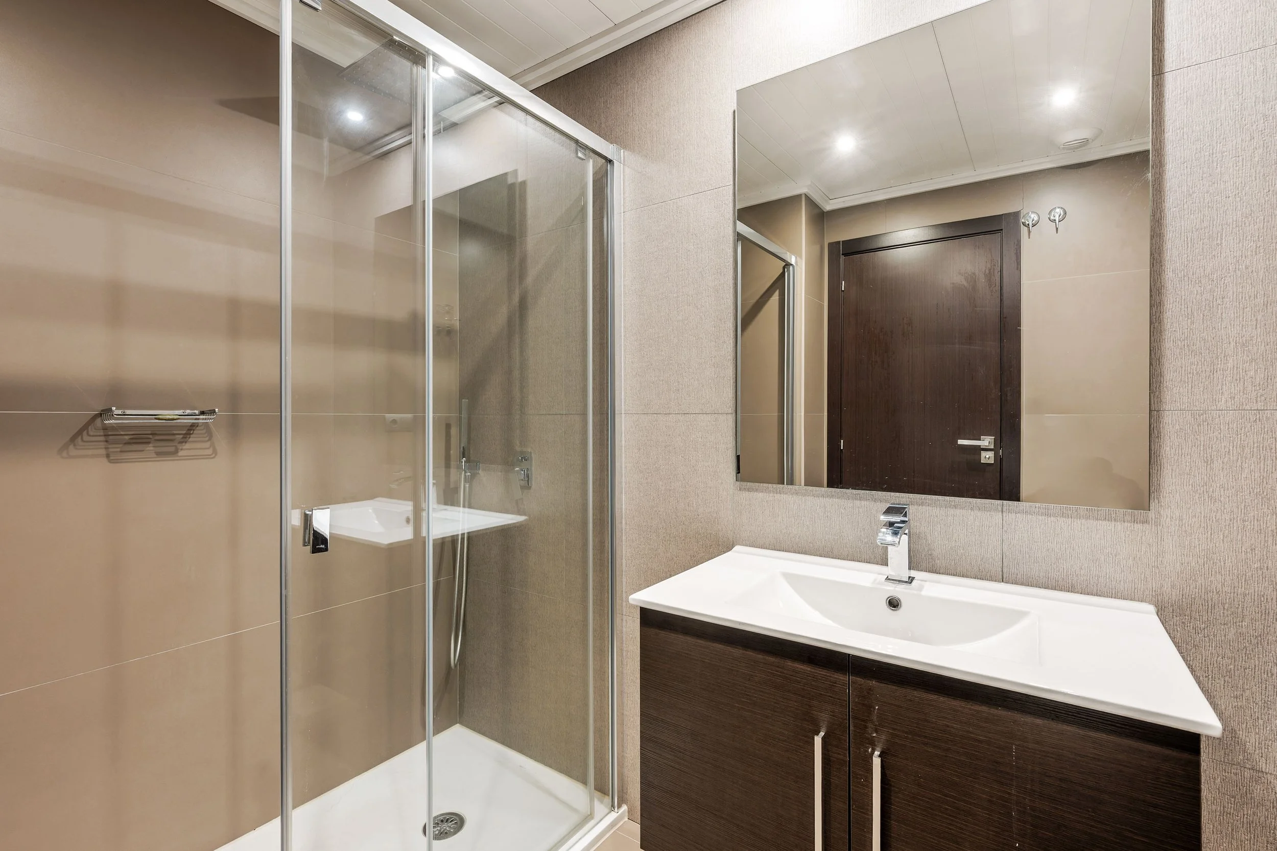 Los Arqueros Avalon B8 5-9.jpg
