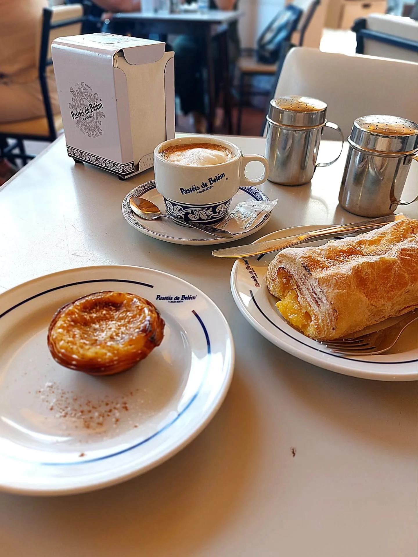 Located right by my dentist. Pure coincidence, I swear...

Find someone who looks at you how I look at past&eacute;is.

@pasteisbelem
#PastelDeNata #Pastry #Portugal #Bel&eacute;m #Lisboa #aVidaPortuguesa