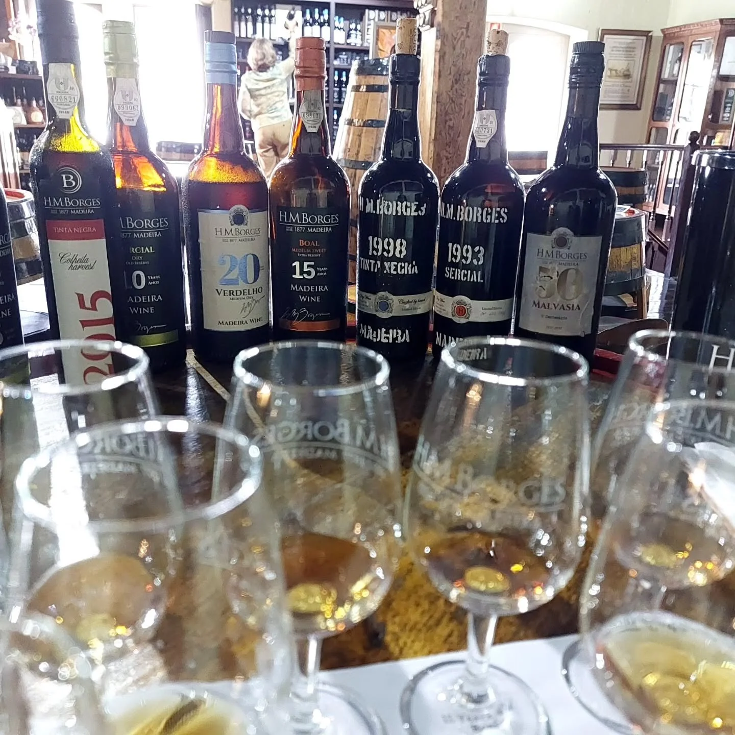 The enviable old stocks of @hmborges1877 are always a delightful portal into the past. A classic of the island, a touchstone style. Such a pleasure to sit down with Helena and discuss the current state of the region and future prospects. 

#Madeira #