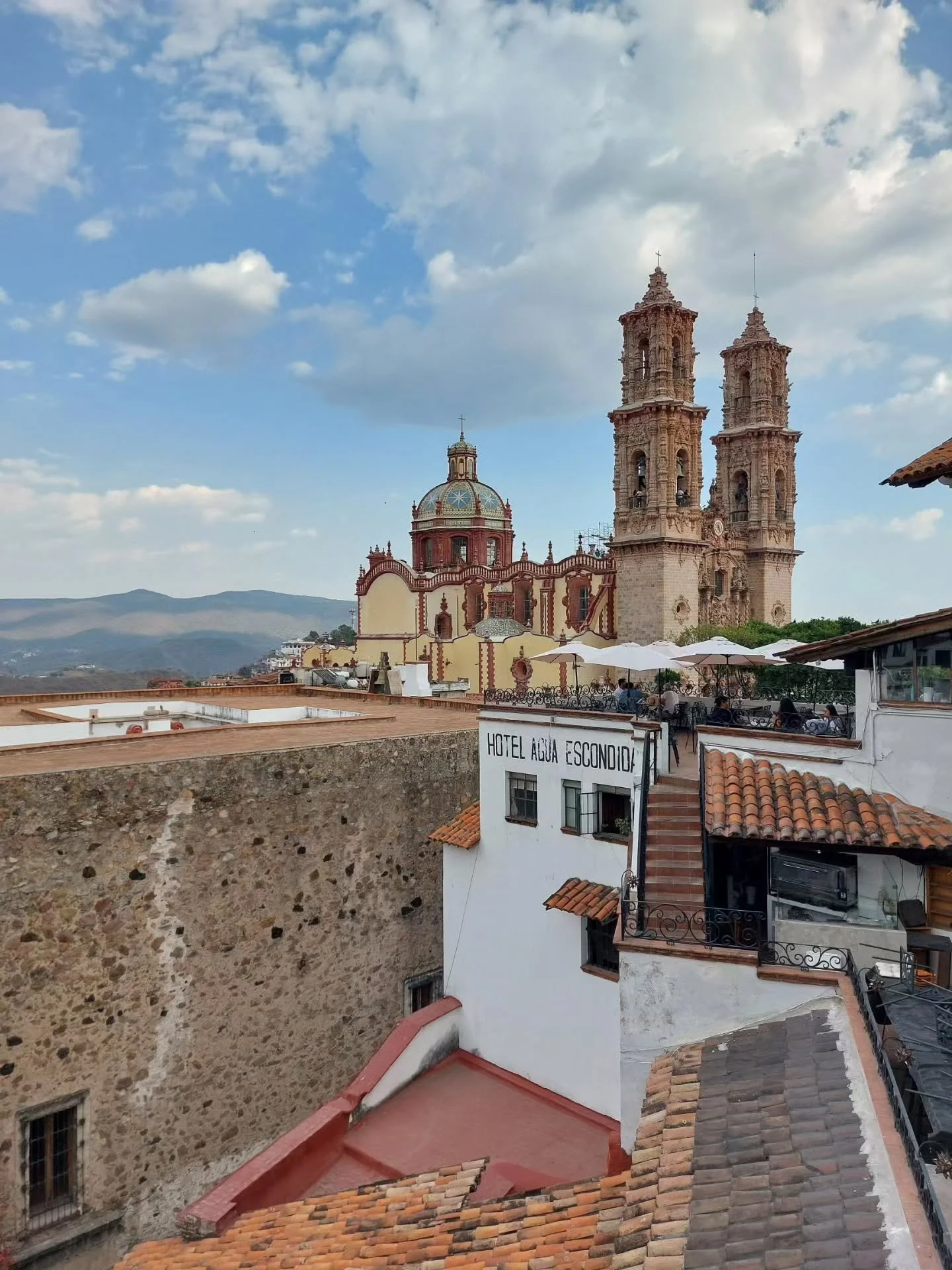 Side quest to Taxco with @amandajmcgrath .

Pueblo M&aacute;gico indeed. Impossible not to love.

#pueblomagico #MountainTown #Countryside #RoadTrip #GetOutThere