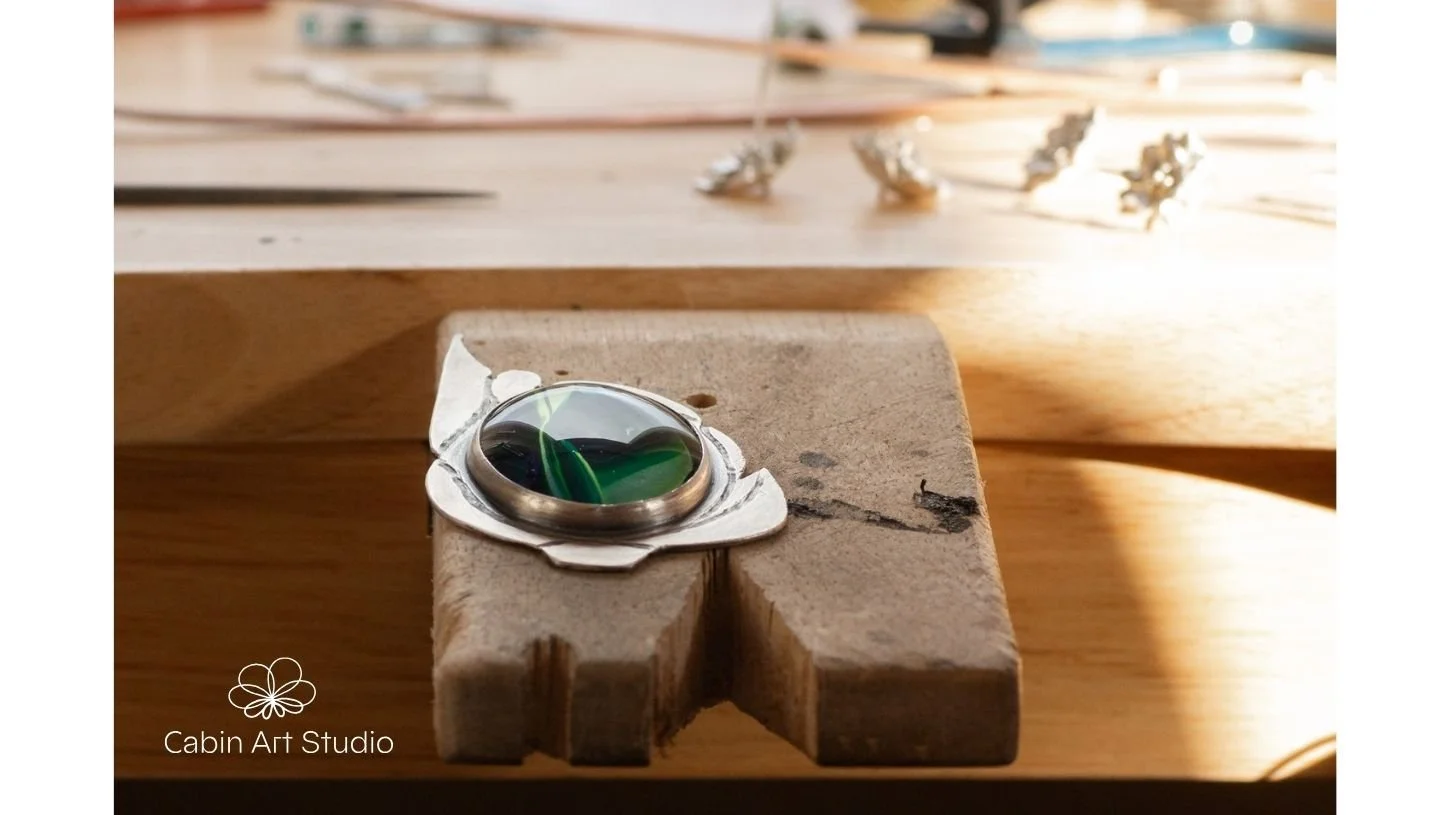 Cabin Art Studio Artist & Jewellery Designer Gwen Léost Kane