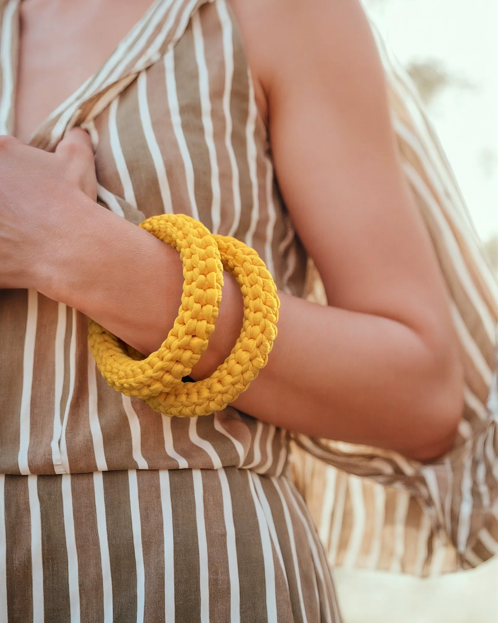 Il braccialetto Gommone adesso &egrave; anche giallo sole! 
&Egrave; vistoso senza chiedere il permesso, ironico e sfacciatamente felice.
Perfetto per chi non ha paura di brillare.🌞
In edizione super limitata, per info scrivimi in DM o visita lo sho