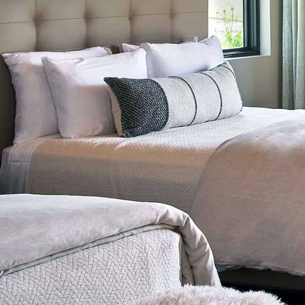 sergio-linen-blankets-2.jpg