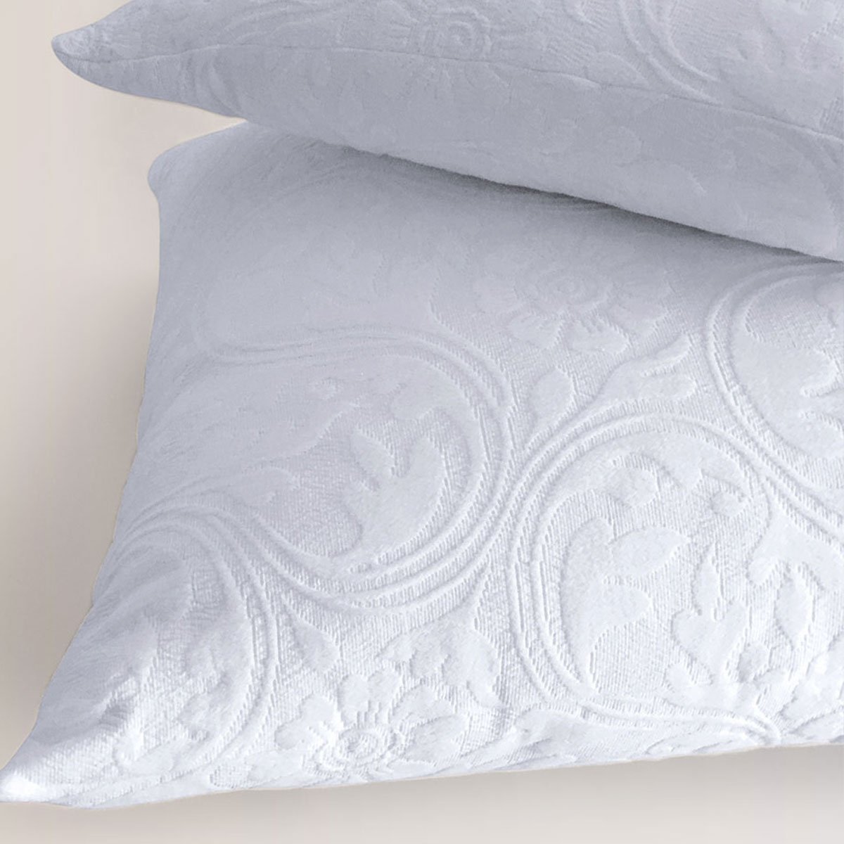Anichini Hospitality Nevada Redux Matelasse decorative pillows 2