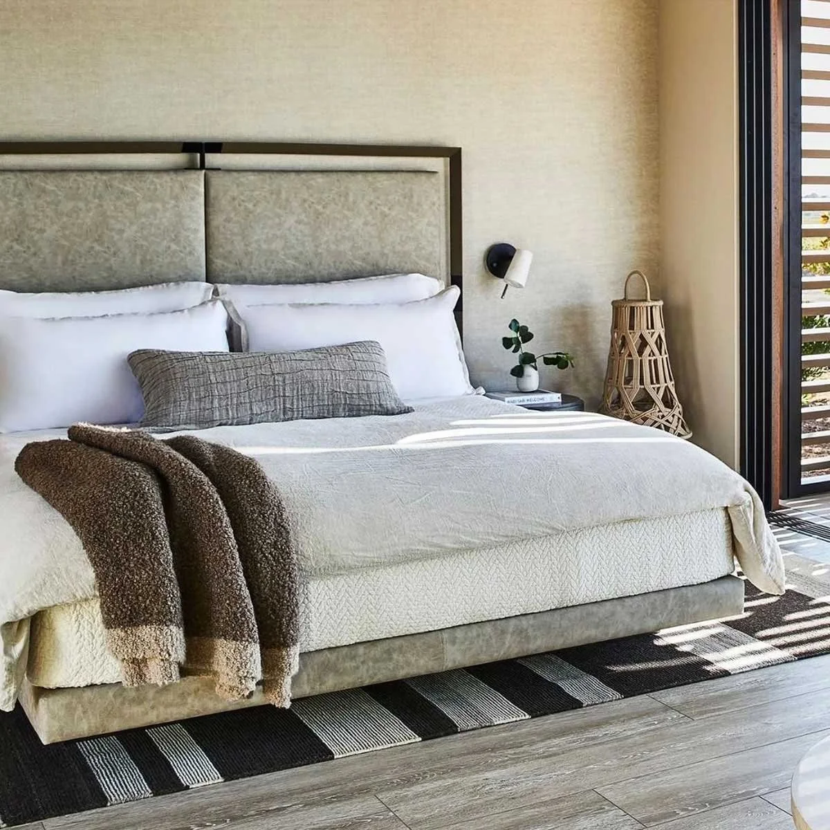 sergio-linen-blankets-1.jpg