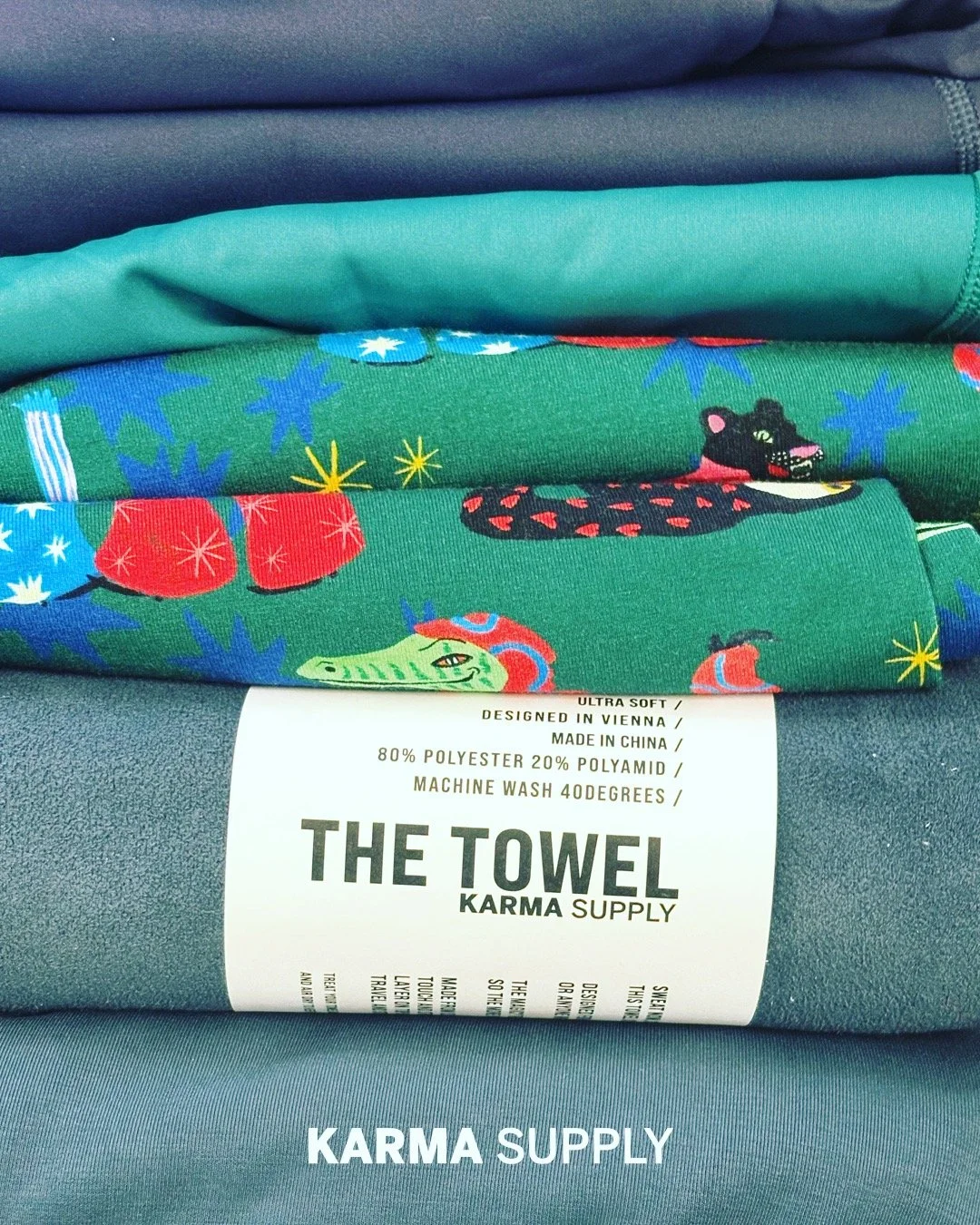 Auspacken, Etikettieren, Hinh&auml;ngen...und Fototermin planen :) Bis dahin gibts alles schon mal im Onlineshop und im Shop in echt und Farbe zum Durchprobieren. Kommensie. ❤️ APROPO FOTOTERMIN 😍who's in?