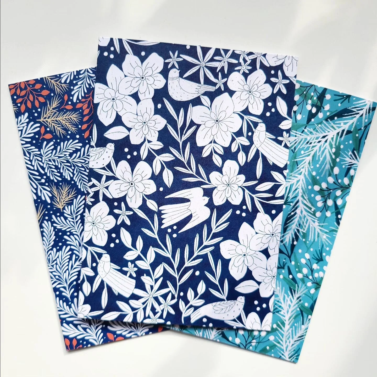 These snowy cards will be available at @idle_hands_ottawa this Sunday! I'm so excited to be a vendor at this amazing craft fair this year. Please come say hi if you're around Ottawa! Sunday,  Nov. 26! 
.
.
.
#greetingcarddesign #greetingcards #surfac