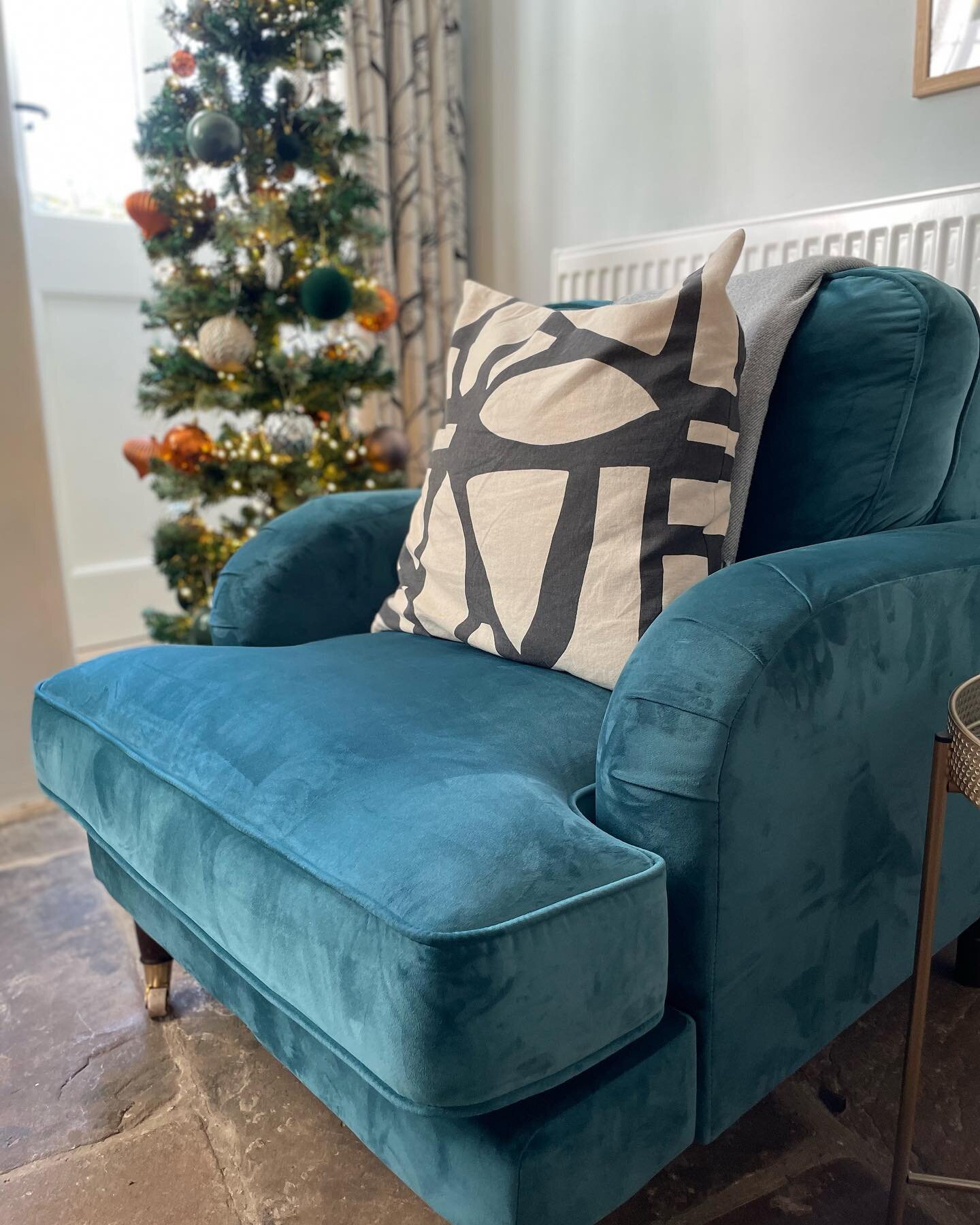 It&rsquo;s beginning to look a lot like Christmas @jackscottagecurbar. We have just two stays left to book this year. Why not come and enjoy a festive break in the Peak District. 

#derbyshiredales #countryside #peakdistrictwedding #peakdistrictproud