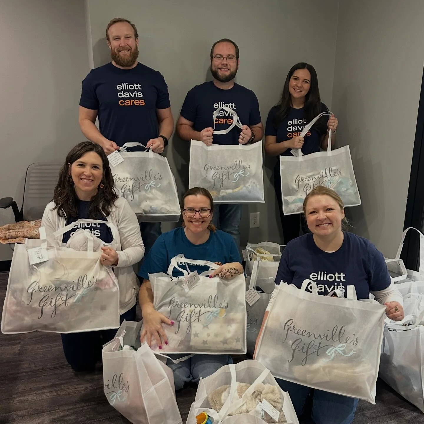 Another incredible volunteer day with Elliott Davis! Thank you! @elliottdavis1920 #elliottdaviscares