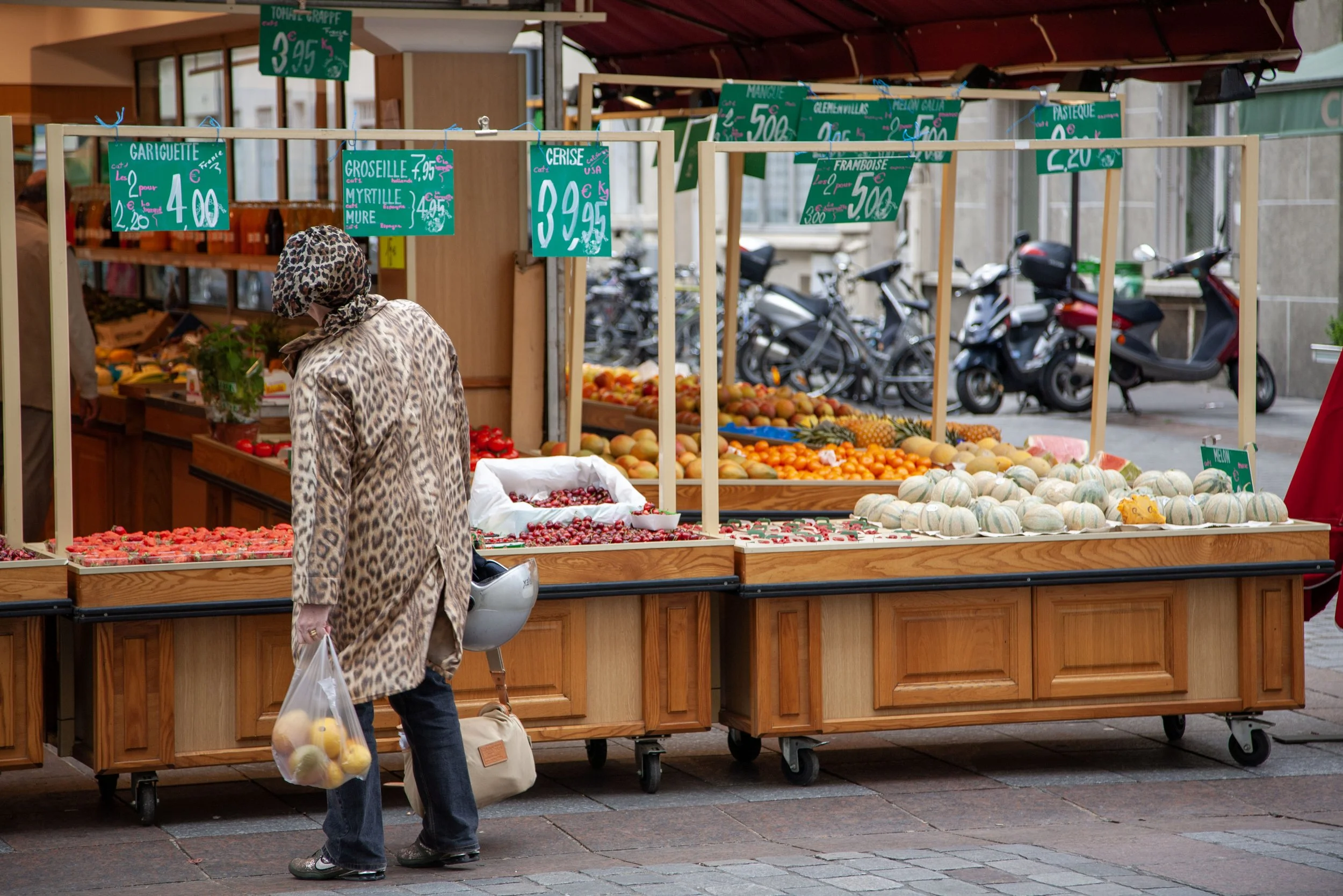 Paris-market.jpg