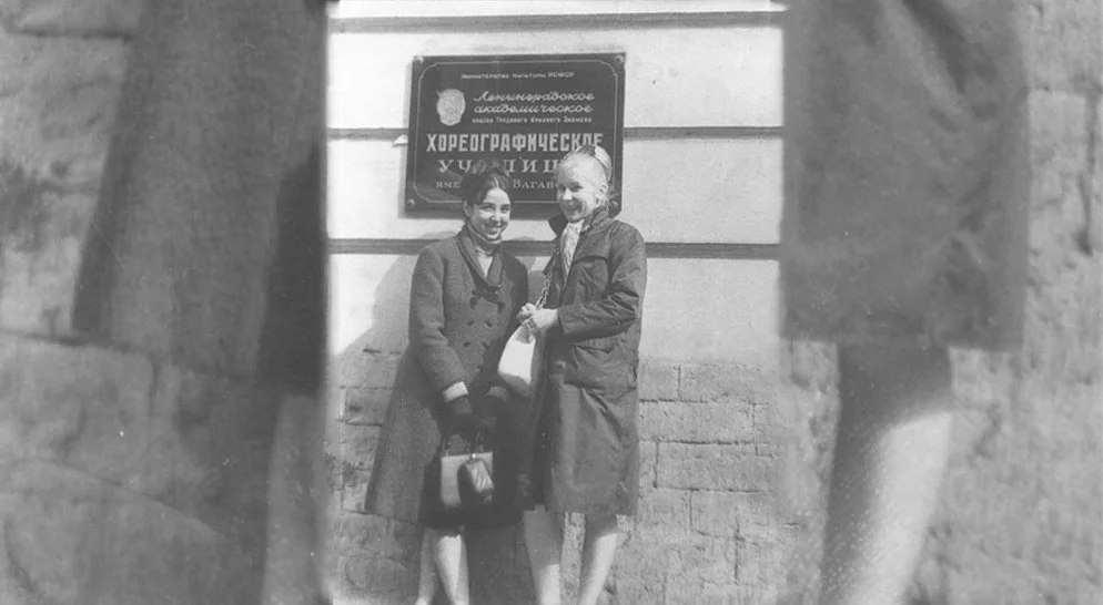 1 9 6 3