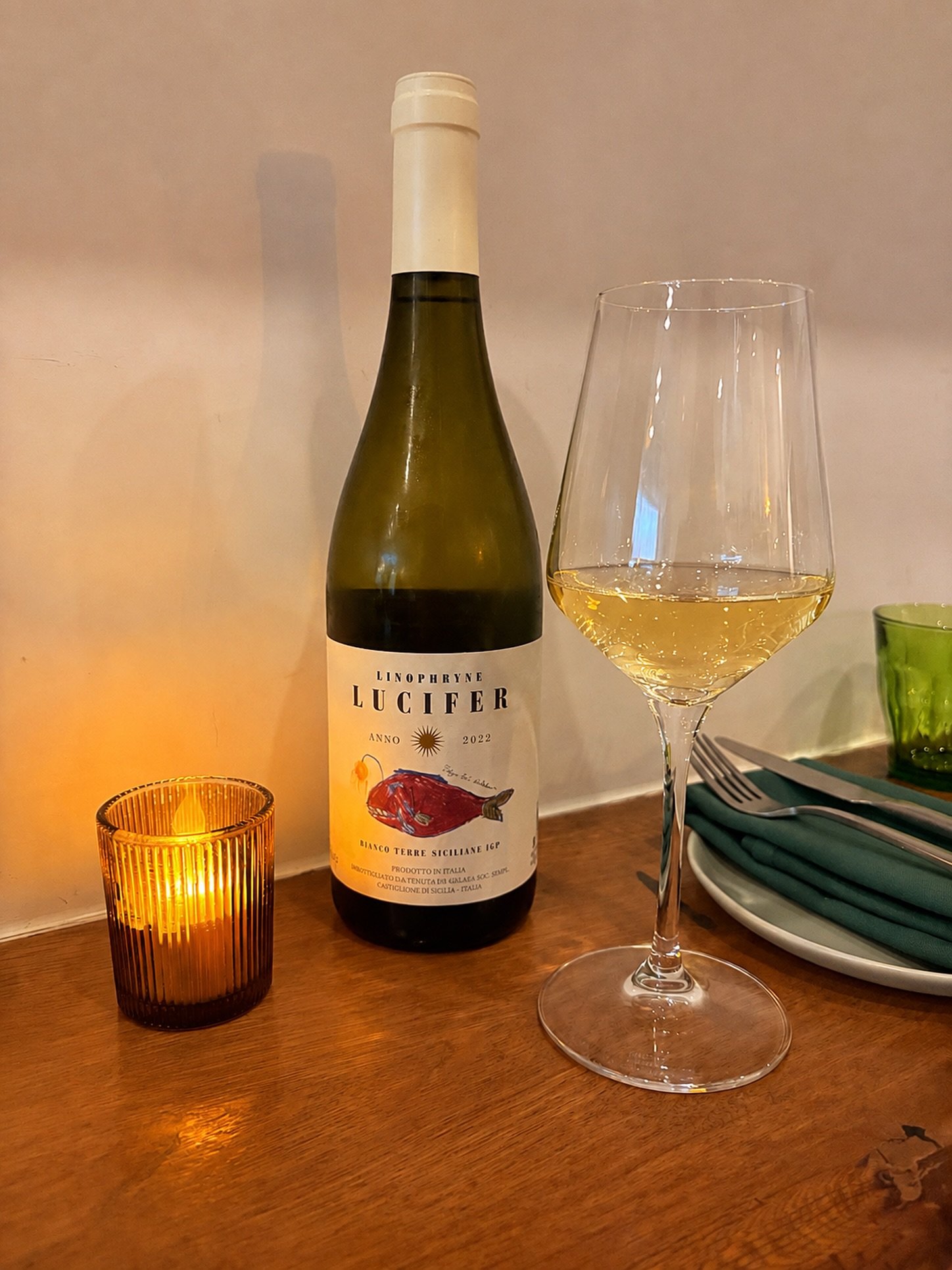 New on the wine list: 2022 Tentuta di Aglaea &ldquo;Linophryne Lucifer&rdquo;. From the high altitude volcanic slopes of Mount Etna in Sicily, this Carricante dominant blend is, to put it plainly, SO GOOD. 
Aromas of lemon zest, green apple and white