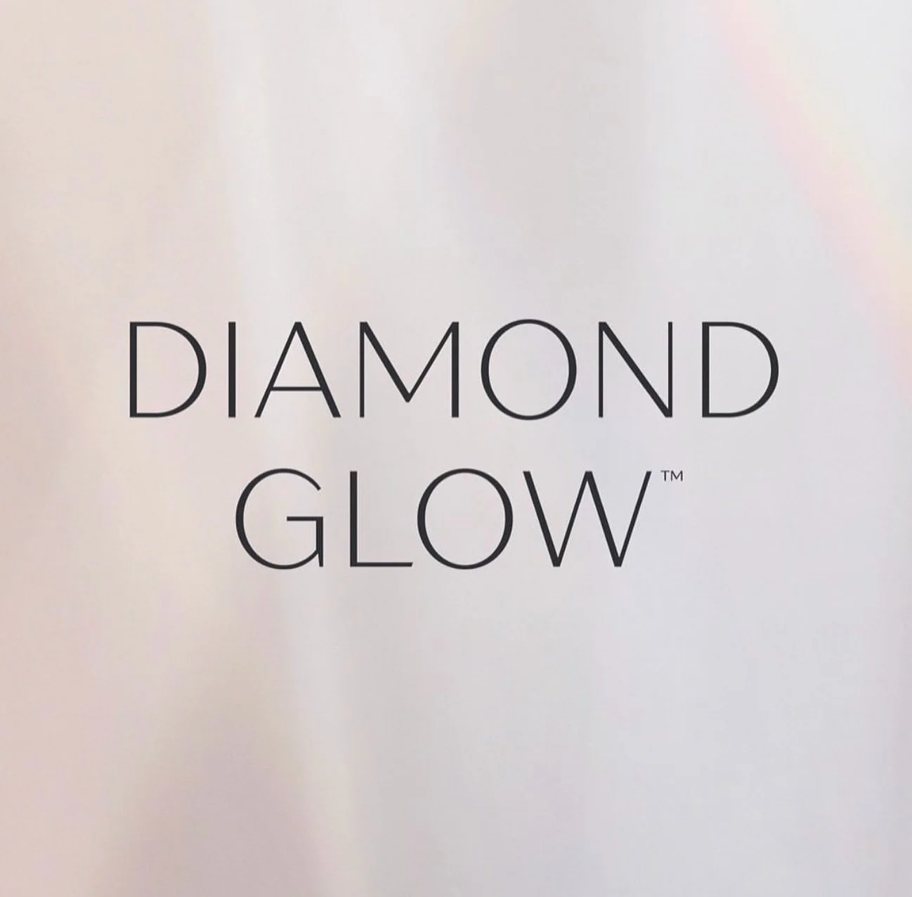 ✨ Ready to glow? Our Diamond Glow is the Ultimate all-in-one dermabrasion treatment featuring our Signature 3-Step system - Exfoliate, Extract, Infuse - plus a gentle lymphatic pass to sculpt, depuff, and detox. ✨

1. 💎 Exfoliate
Diamond tips provid