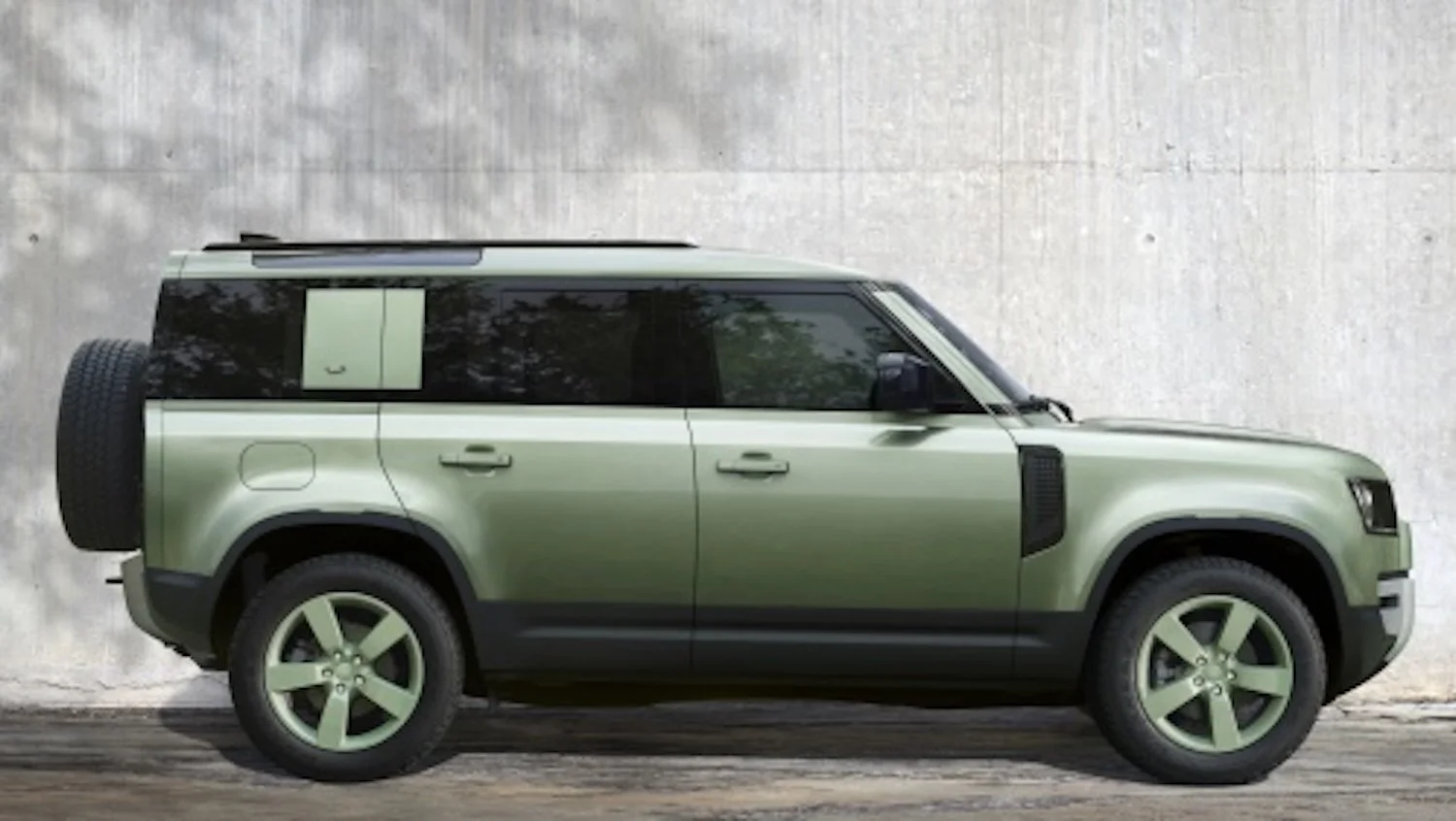 2025 Land Rover Defender: A posh ark for a crumbling nation
