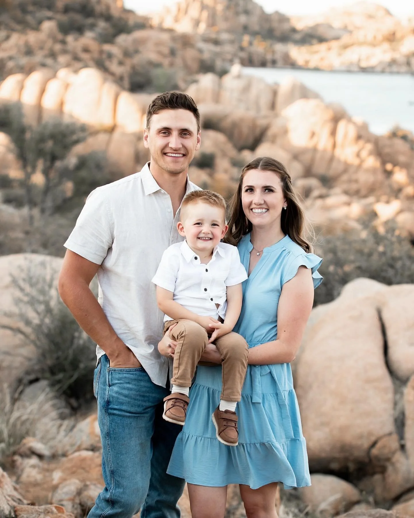Loved my time with this sweet fam this spring&hellip; such a perfect gift for Grandma 💞 I get to work with @_cheyennemorrow_ and her Mama at school, and absolutely loved their color choices and location choice&hellip; it&rsquo;s a great Prescott spr