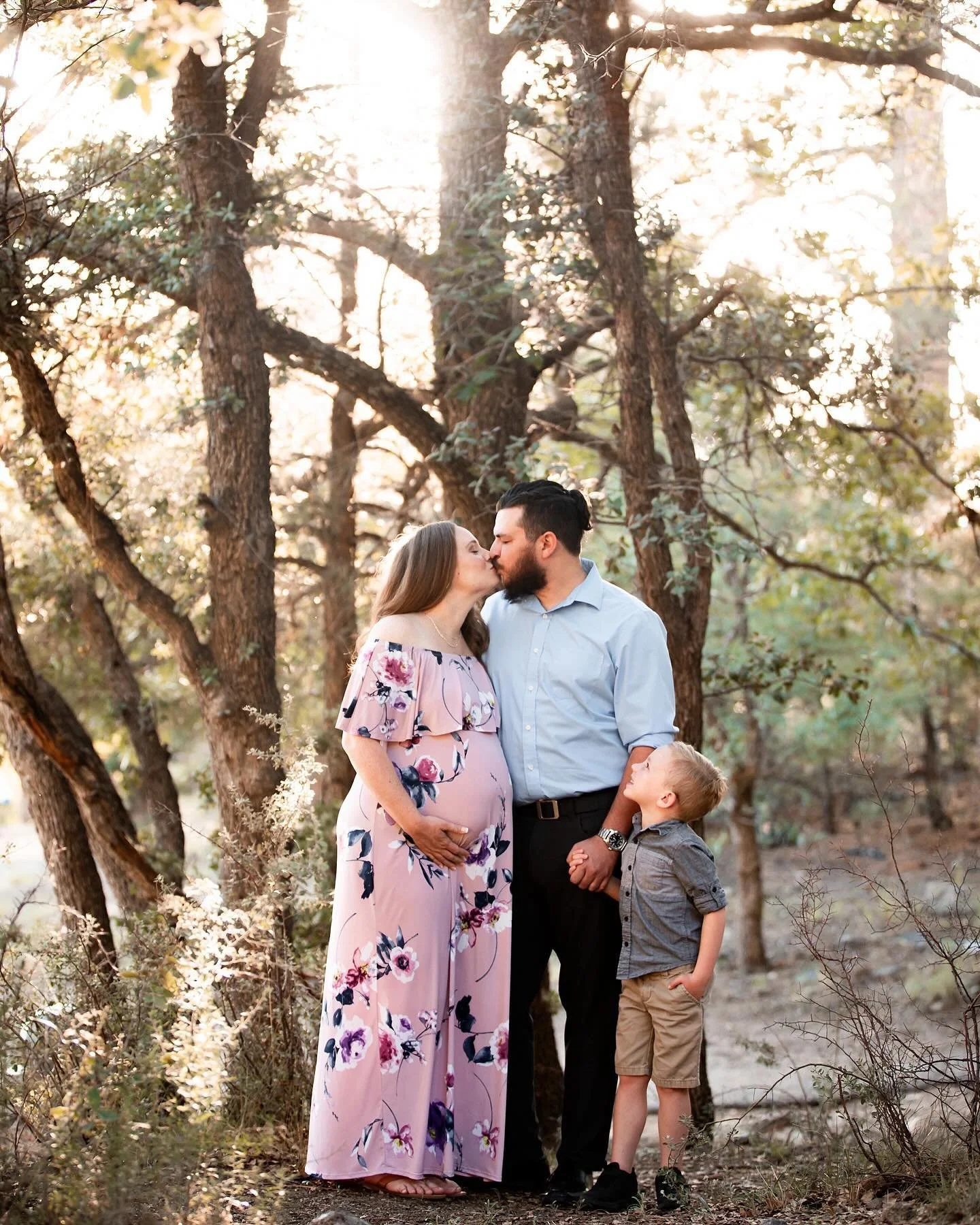 ✨MINI SESSION INFO BELOW✨👇🏼

But first, the Edwards family welcomed sweet Luke into the world this week! So excited for their growing family of boys 💙 Hope you enjoy this scrolling peek of our time together a couple weeks ago &hellip; it was such 