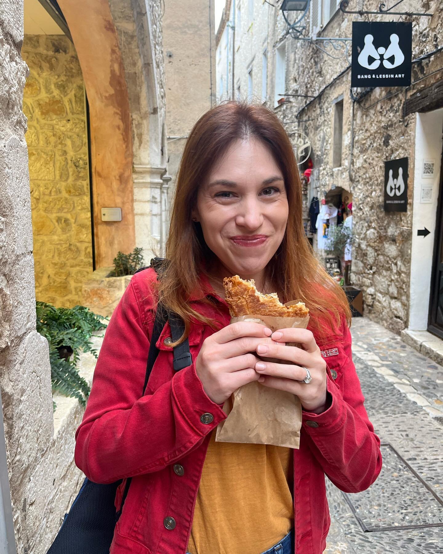 October 17, 2023: I had the best almond croissant of my life at a boulangerie in a tiny picturesque French village. Crispy, not soaked in a sugary syrup like I often get back home, perfect sweetness, so buttery. And under 2 euros. #mondieu #stpauldev