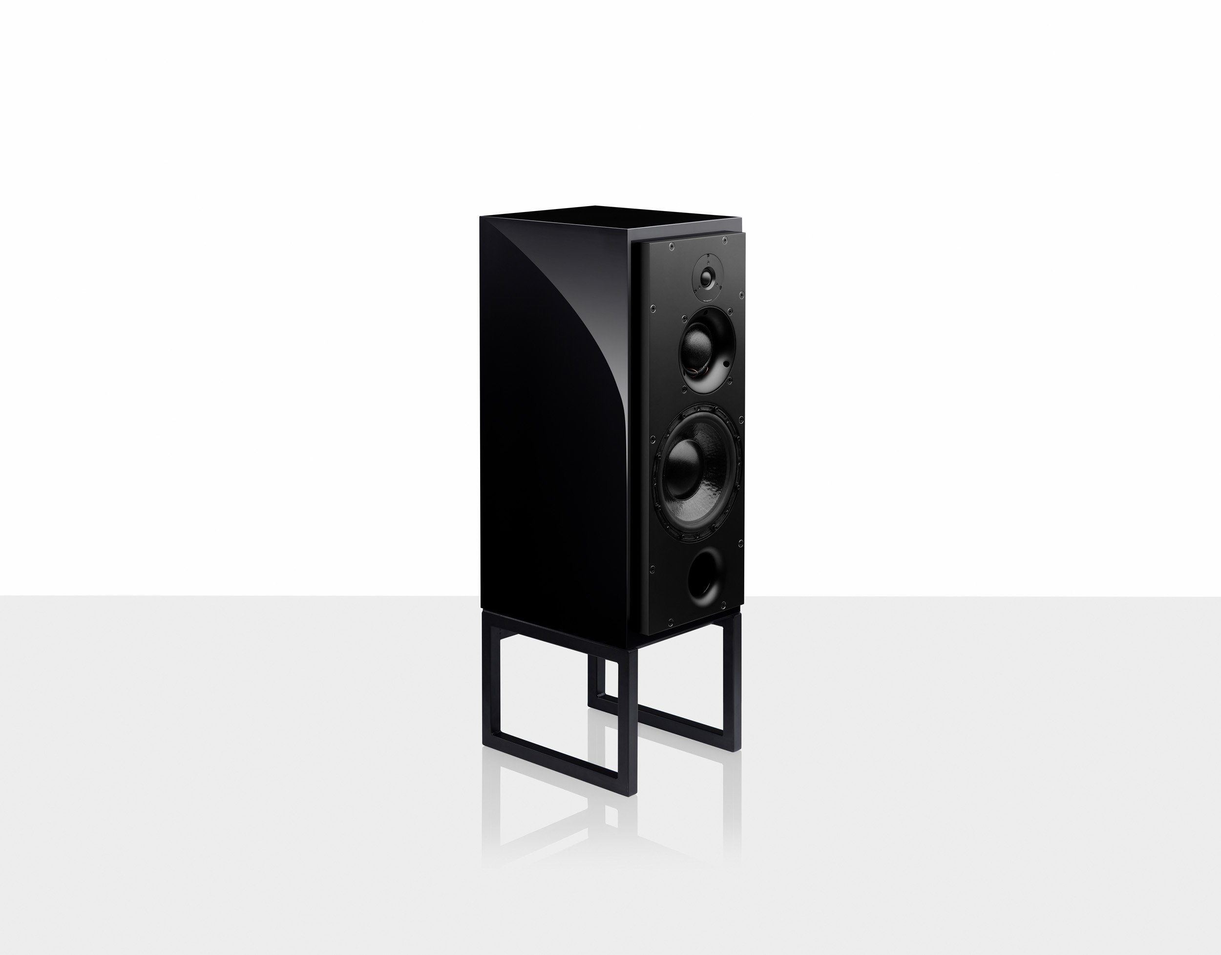 SCM50 Classic PIano Black - Reflection - Low Res.jpg