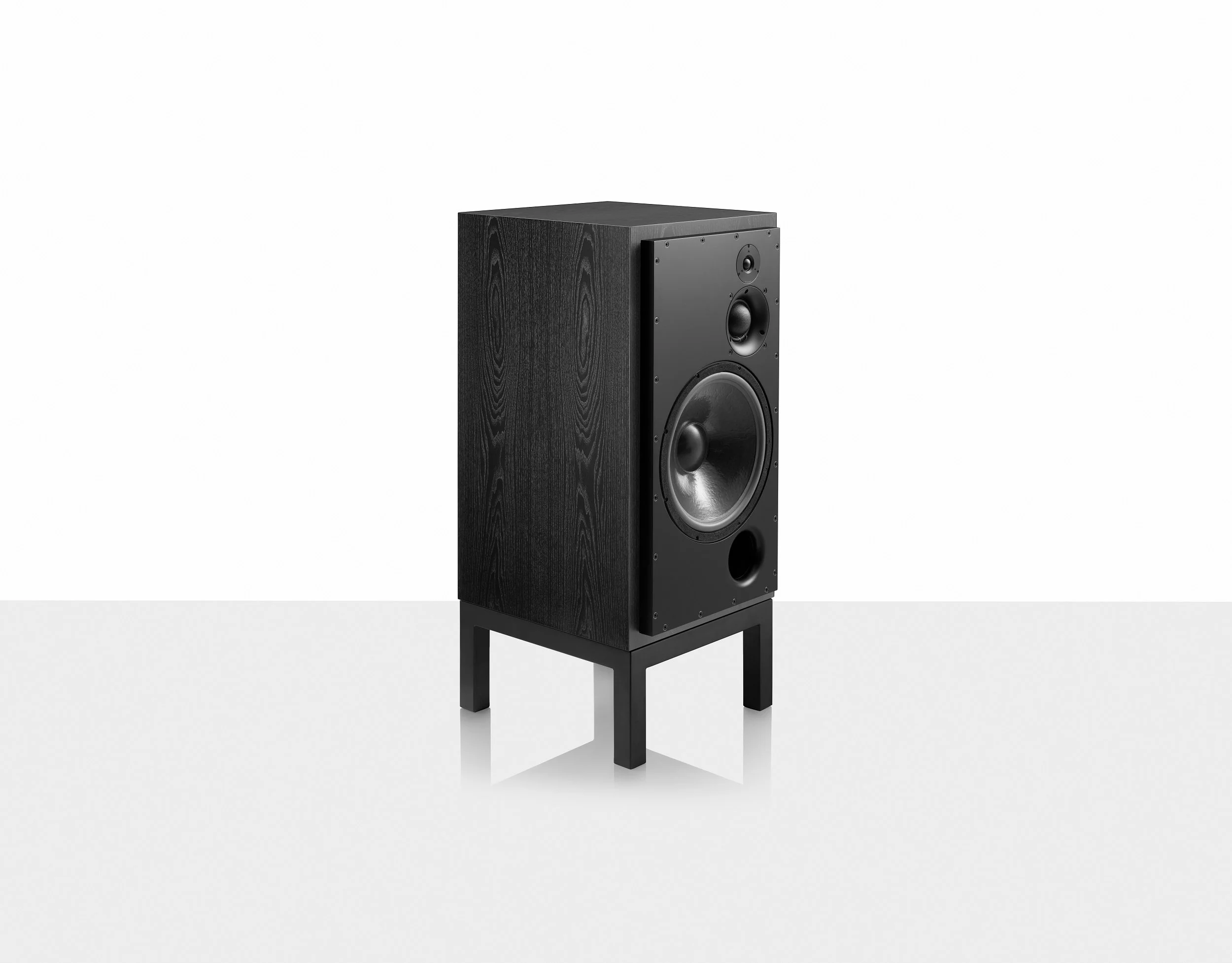 SCM150 Classic Black Ash - Low Res.jpg