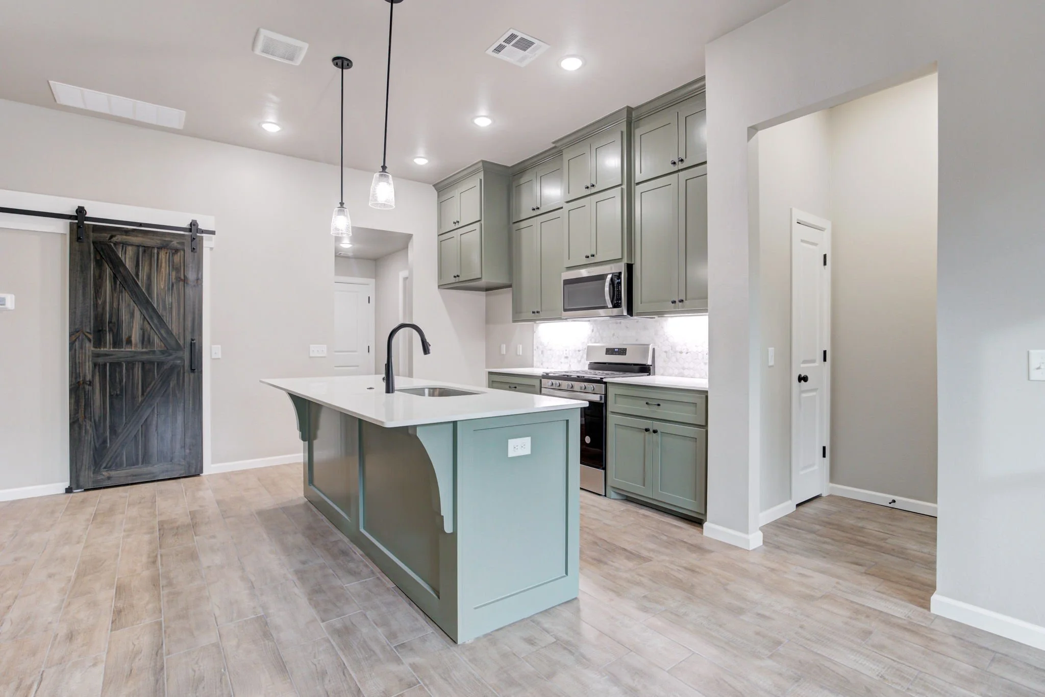 16-web-or-mls-201 firethorn way-16.jpg