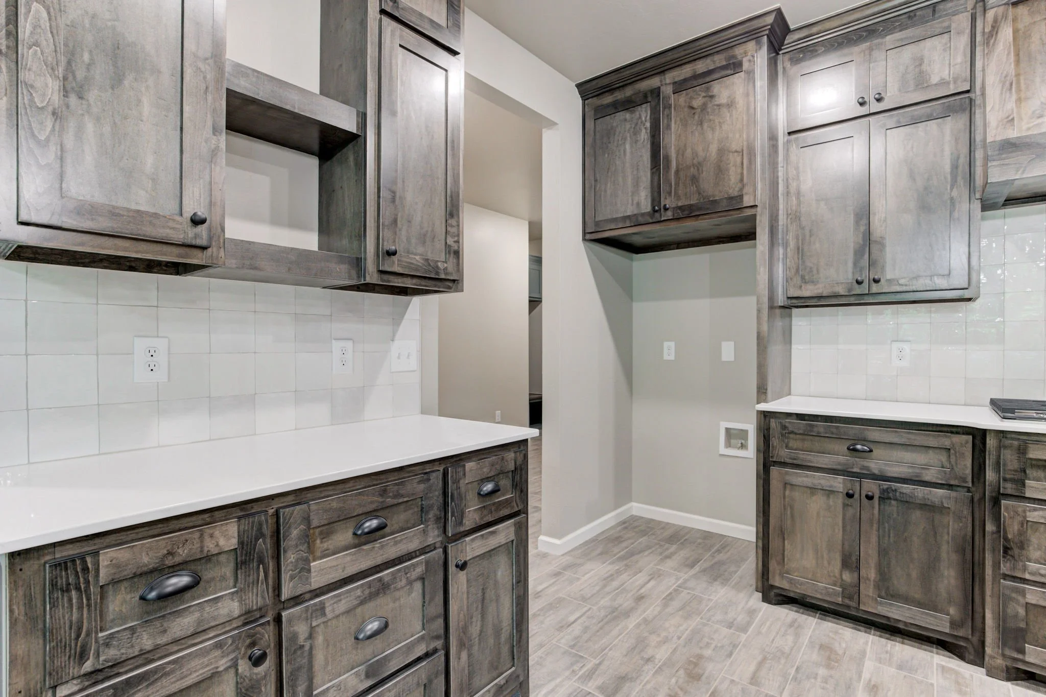 18-web-or-mls-2400 creekside cir-18.jpg