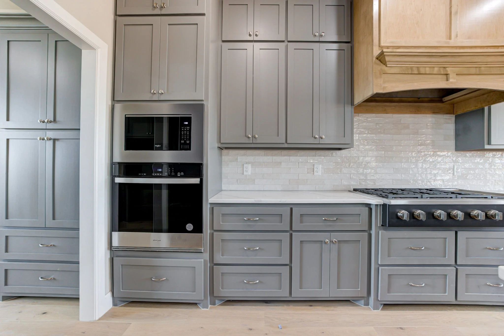 17-web-or-mls-1135 valley view ln-17.jpg