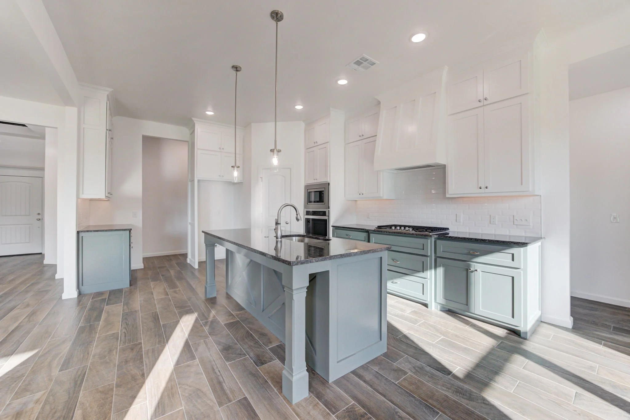 17-web-or-mls-1132 dorsi way-17.jpg