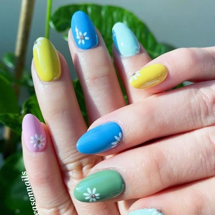 Let those Nails be a part of your Summer ☀️ 😌 
📞 (612) 707 2761 or (612) 707 3239 to schedule your appointment🥰 🌸🌿🌹💅

#fullset #beautyfullnails #nailsdesign #nailsaroudme #nailinspo #nails #nailsofinstagram #nailart #nailartist #minhsnail #spr