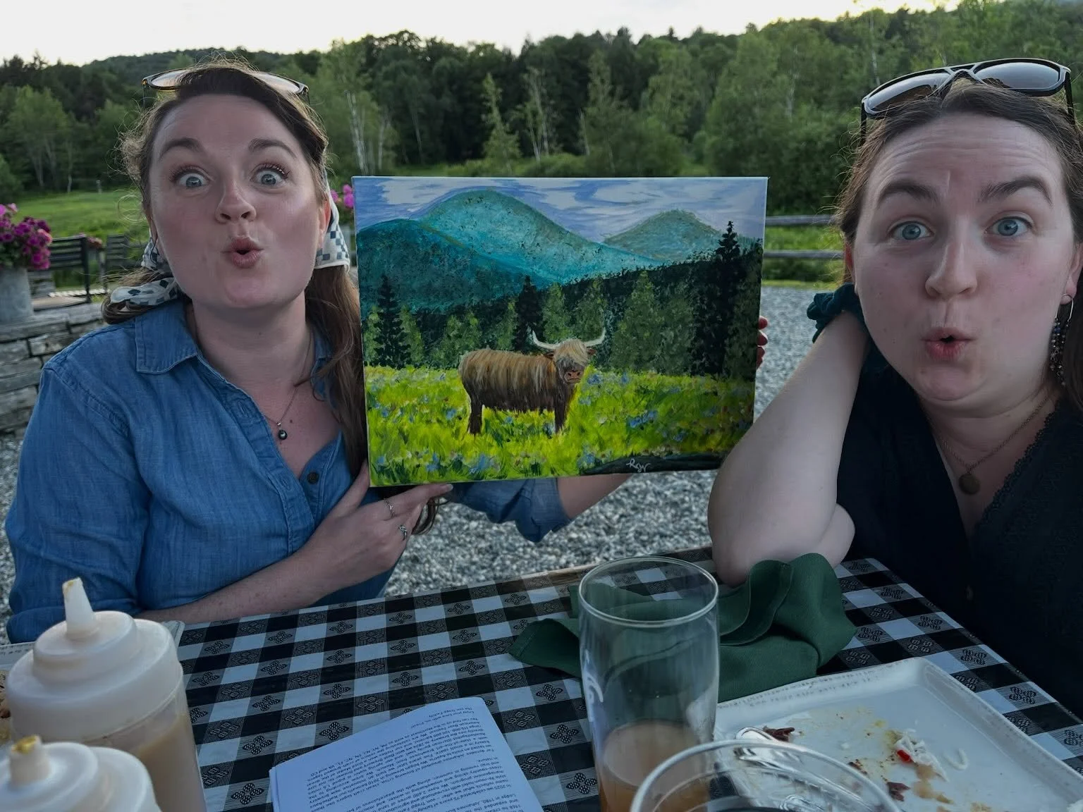 Stowe-away Summer, Pt. 2 🐑⛰️🐄☀️🌸
(Some real animals had a very a-mooo-sing time)

#nycactor #vermont #highlandcowsofinstagram #benandjerrys #vacation