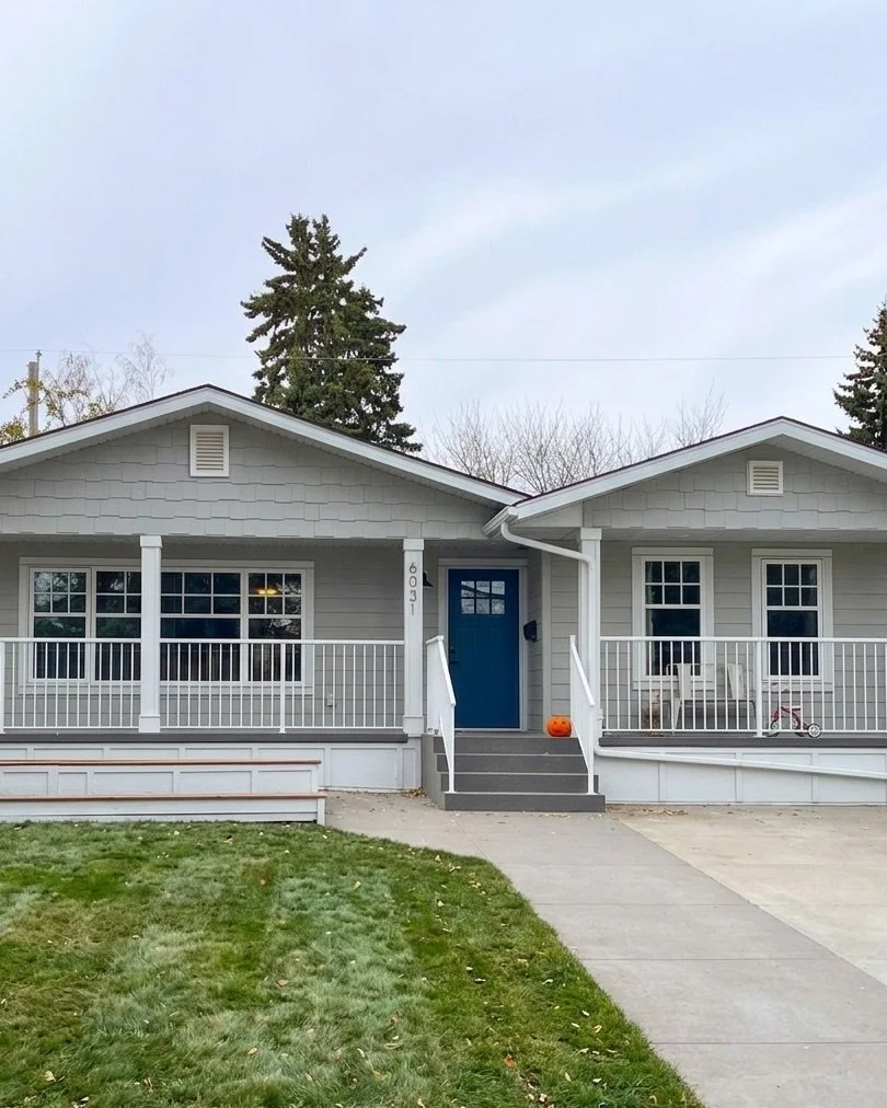 A before and after of the exterior and addition on this Lakeview Drive home! 

Our client&rsquo;s goal was to have accessibility elements blended seamlessly into the design of this home. Can you spot the accessibility ramp in the after (slide 1)?

Su