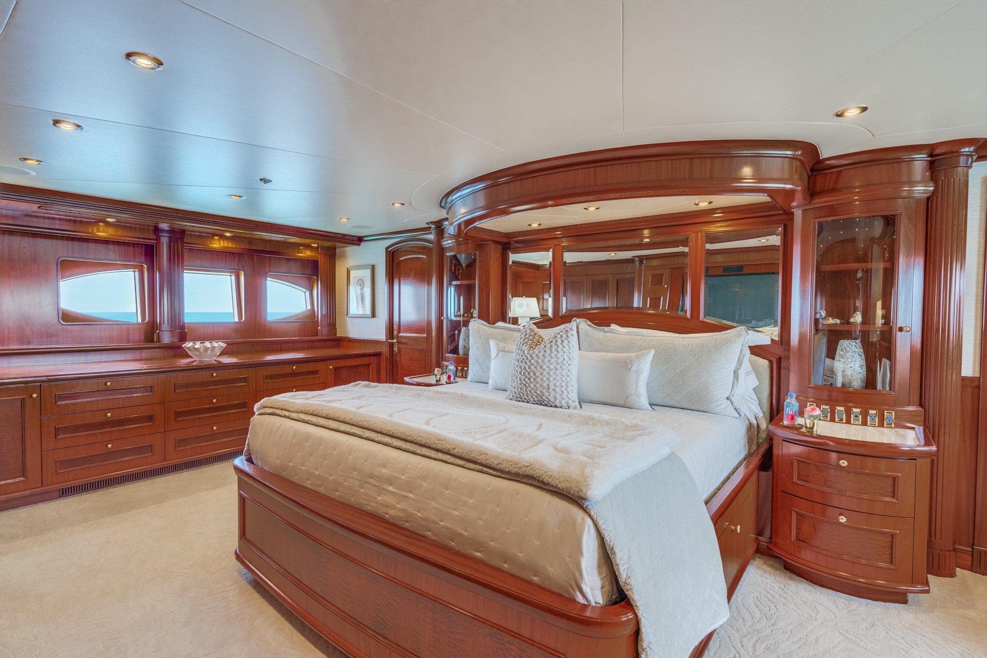 Yacht Miss Stephanie_New Edit_Int and Ext_Low Res_087.jpg
