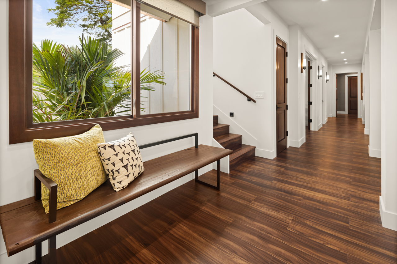 Foyer_Bench:Hallway copy Large.png