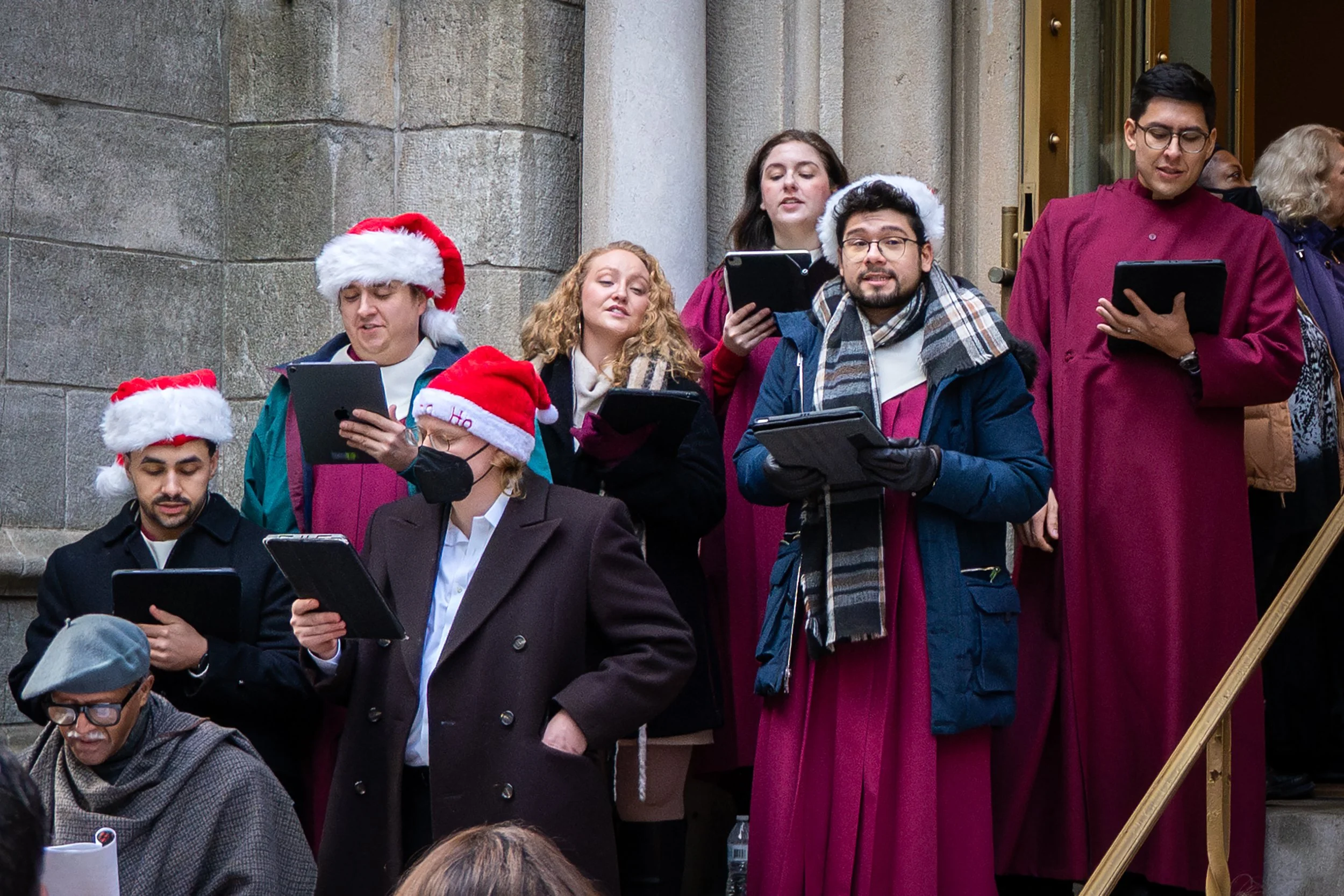 CAROLING2025_01.jpg