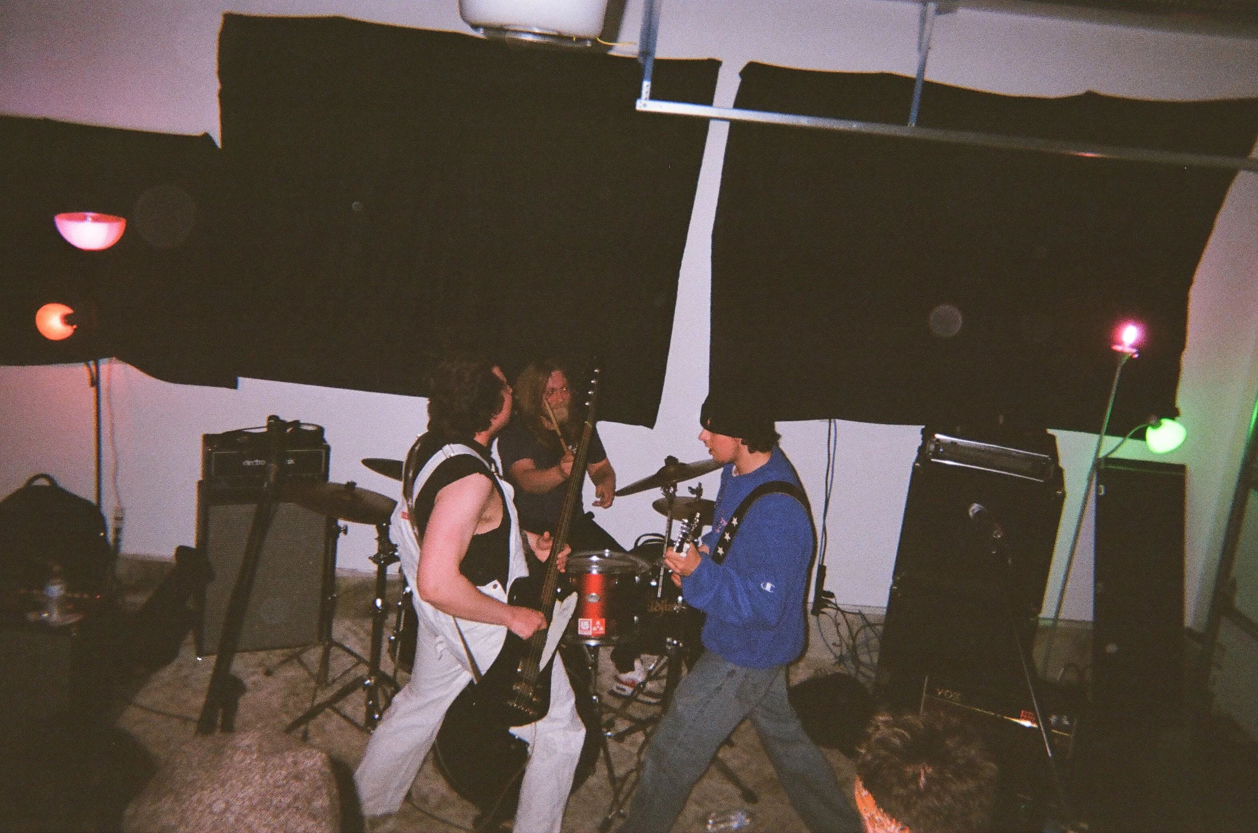 twothousands @ Pastor's: 04/12/25