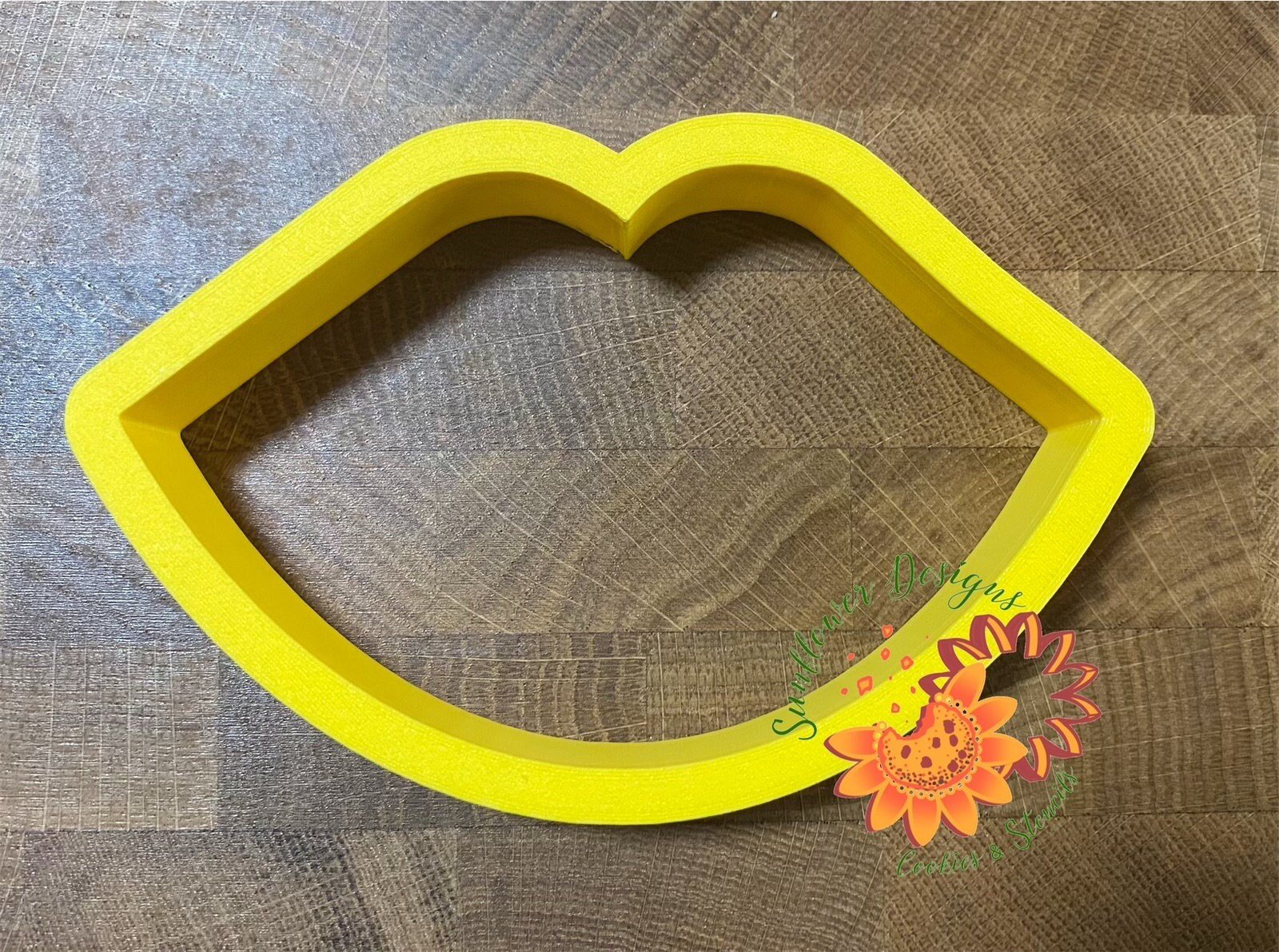 Kisses "Lips" Cookies Cutter