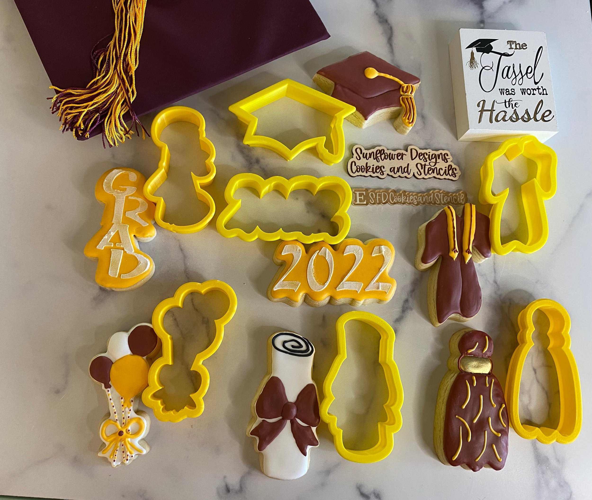 GRAD Cookie Cutter Stick & Stencil