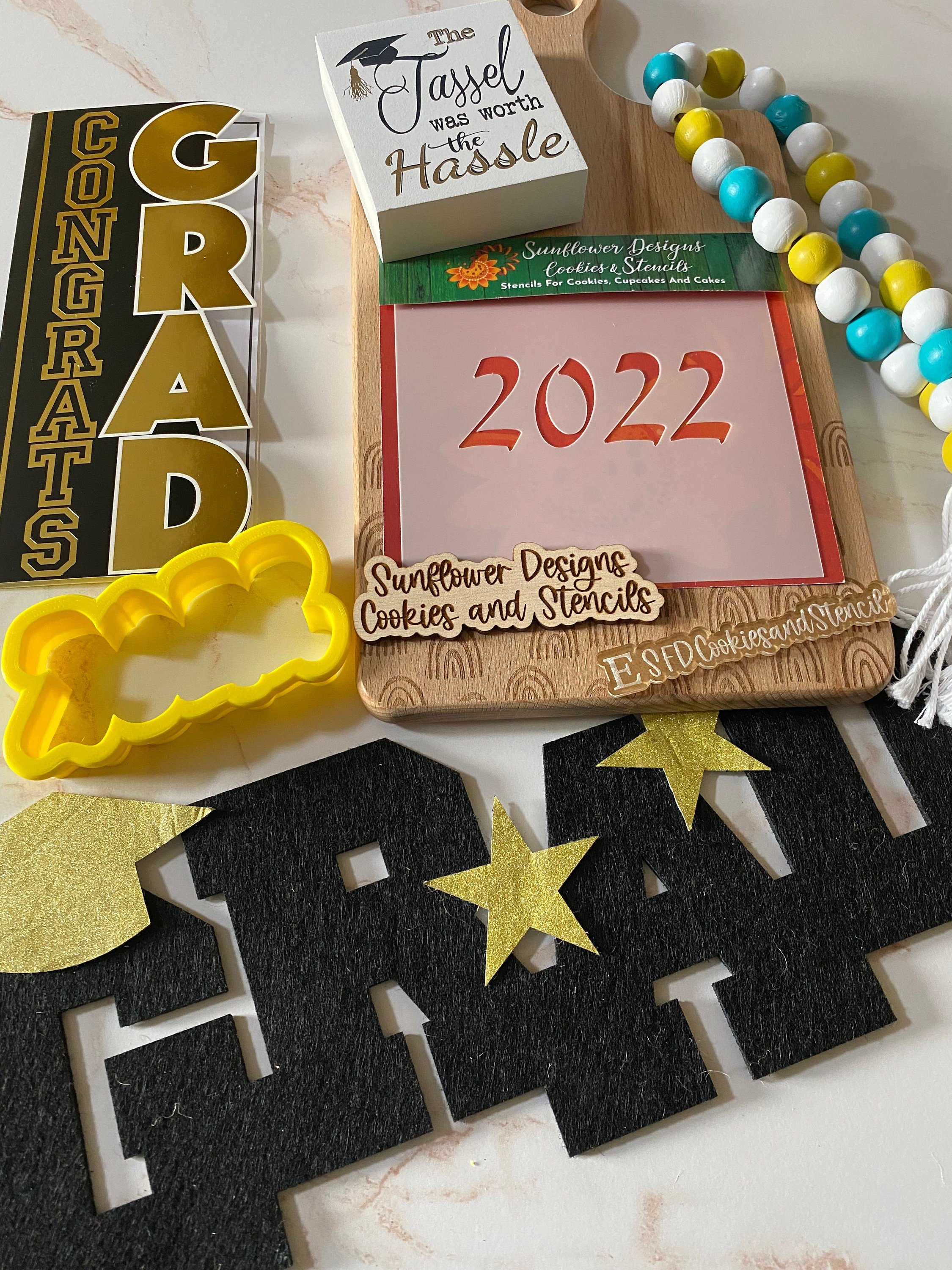 2022 Cookie Cutter & Stencil Set