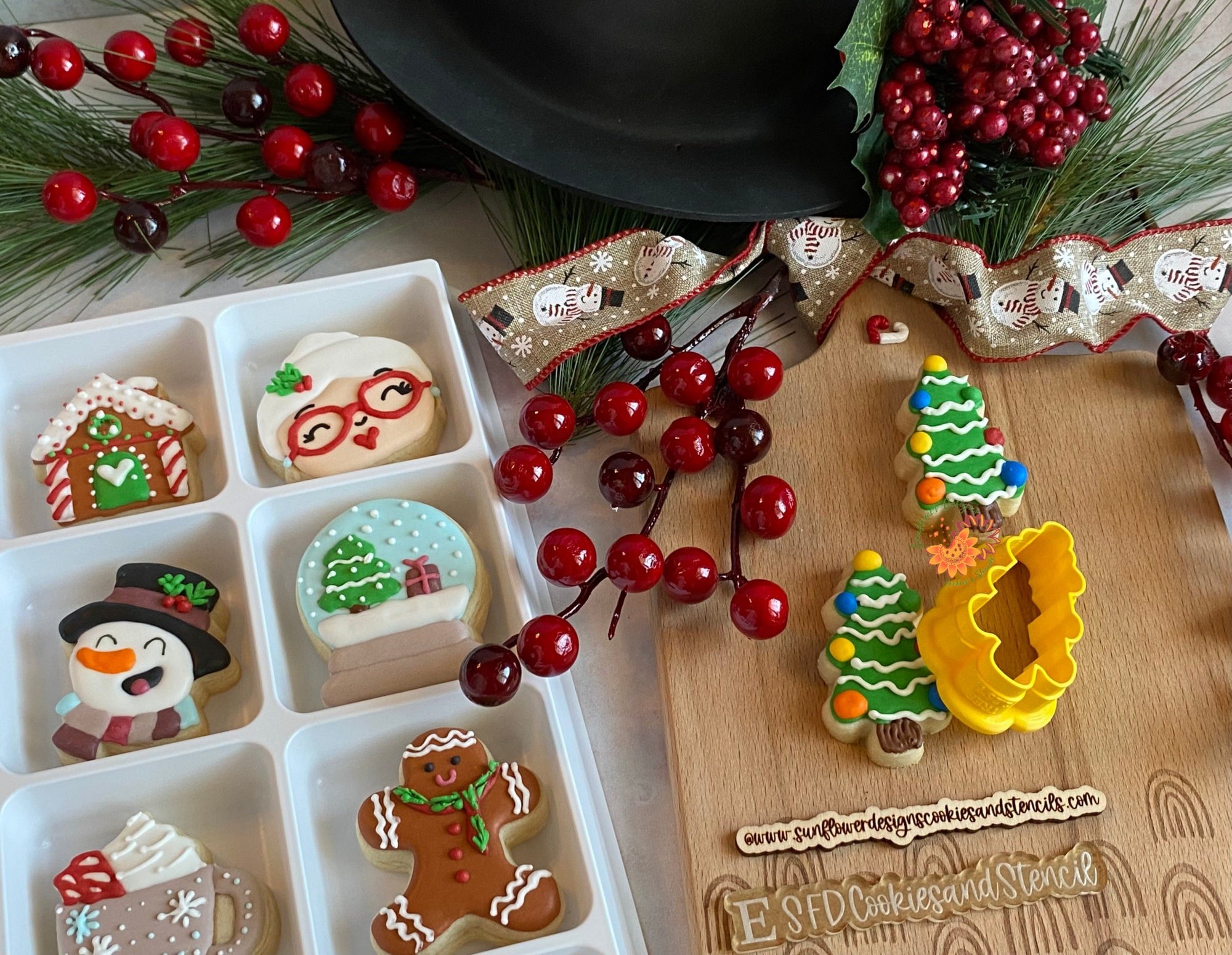 Christmas Tree with Lights Cookie Cutters