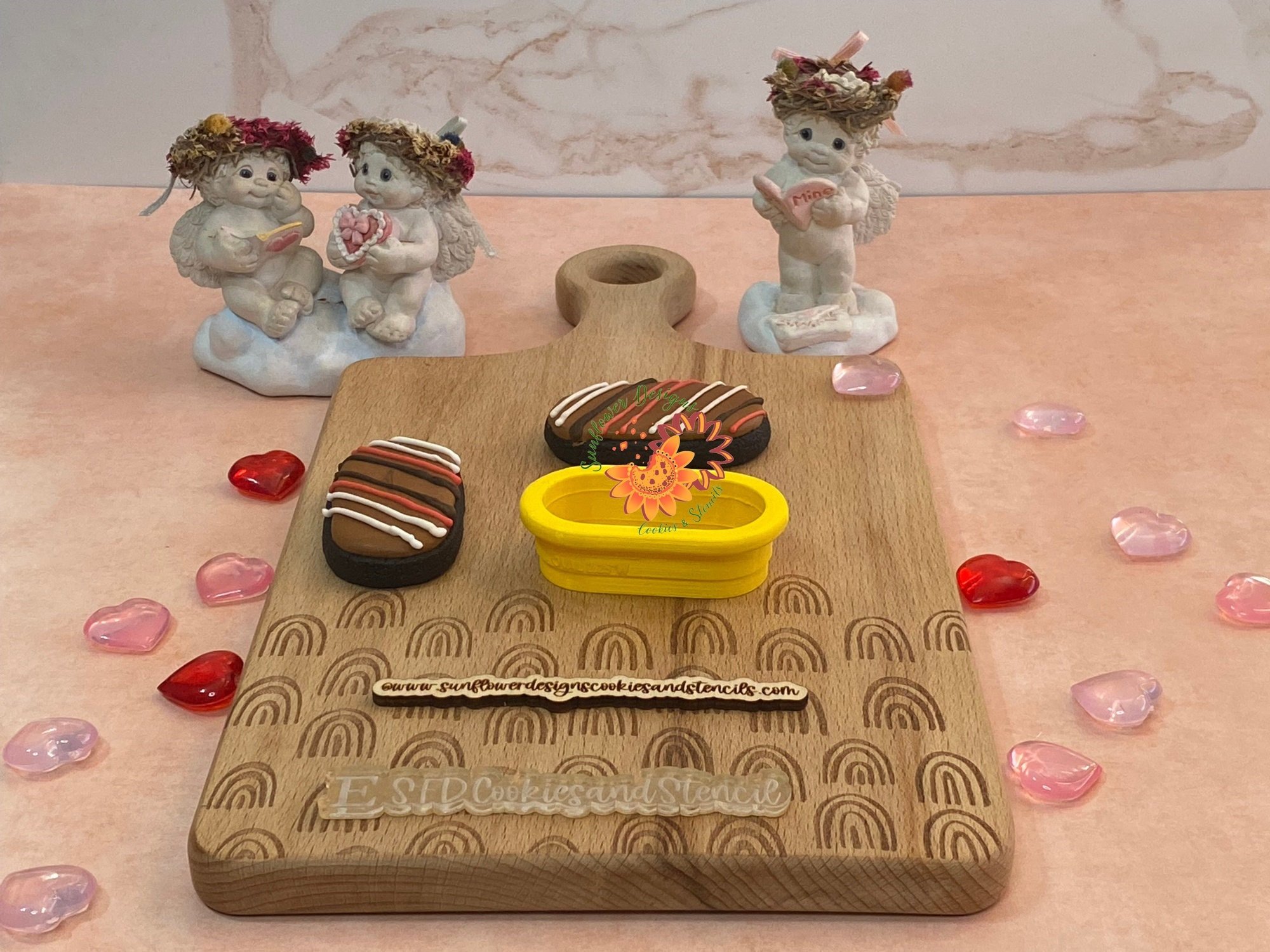 Stretched Oval Cookie Cutter