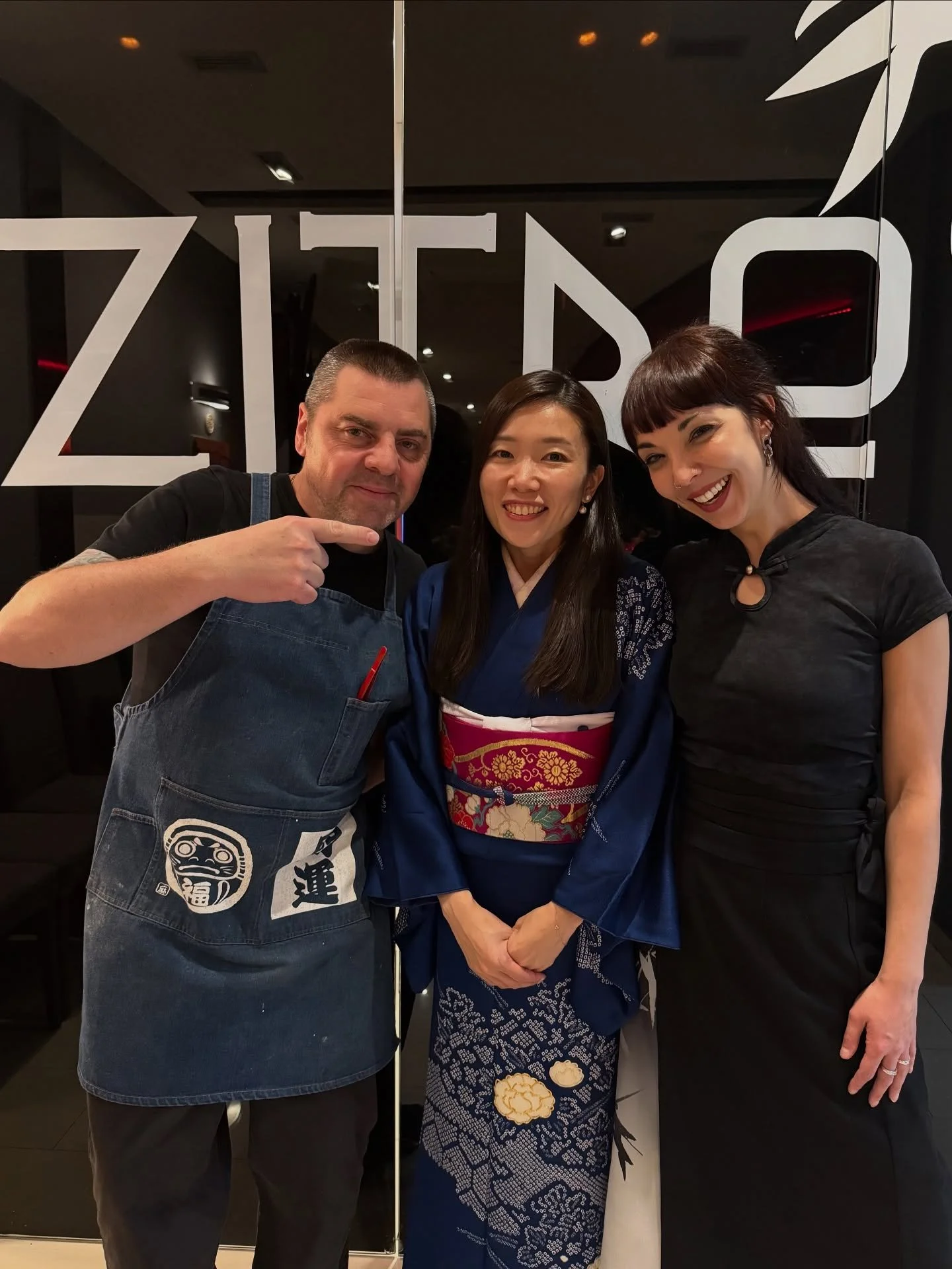 Primera vez en La Mancha 🇪🇸🍶
Todavía con una sonrisa después del evento de sake en Zitro Sushi Bar @zitro_sushi_bar , el único restaurante asiático de Tomelloso (sushi estaba riquísimo!).
Gracias de corazó