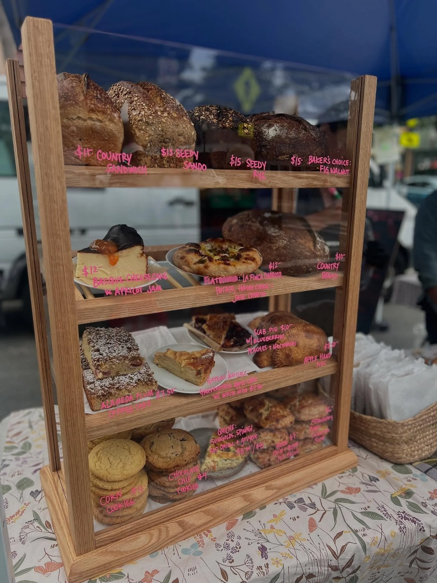 Busy morning today! Gravenstein apples, hatch chillies, and figs hitting the menu this morning! Seasons are shifting!

Remember that if you subscribe on Tuesdays, we have a loaf reserved for you! See you soon!
