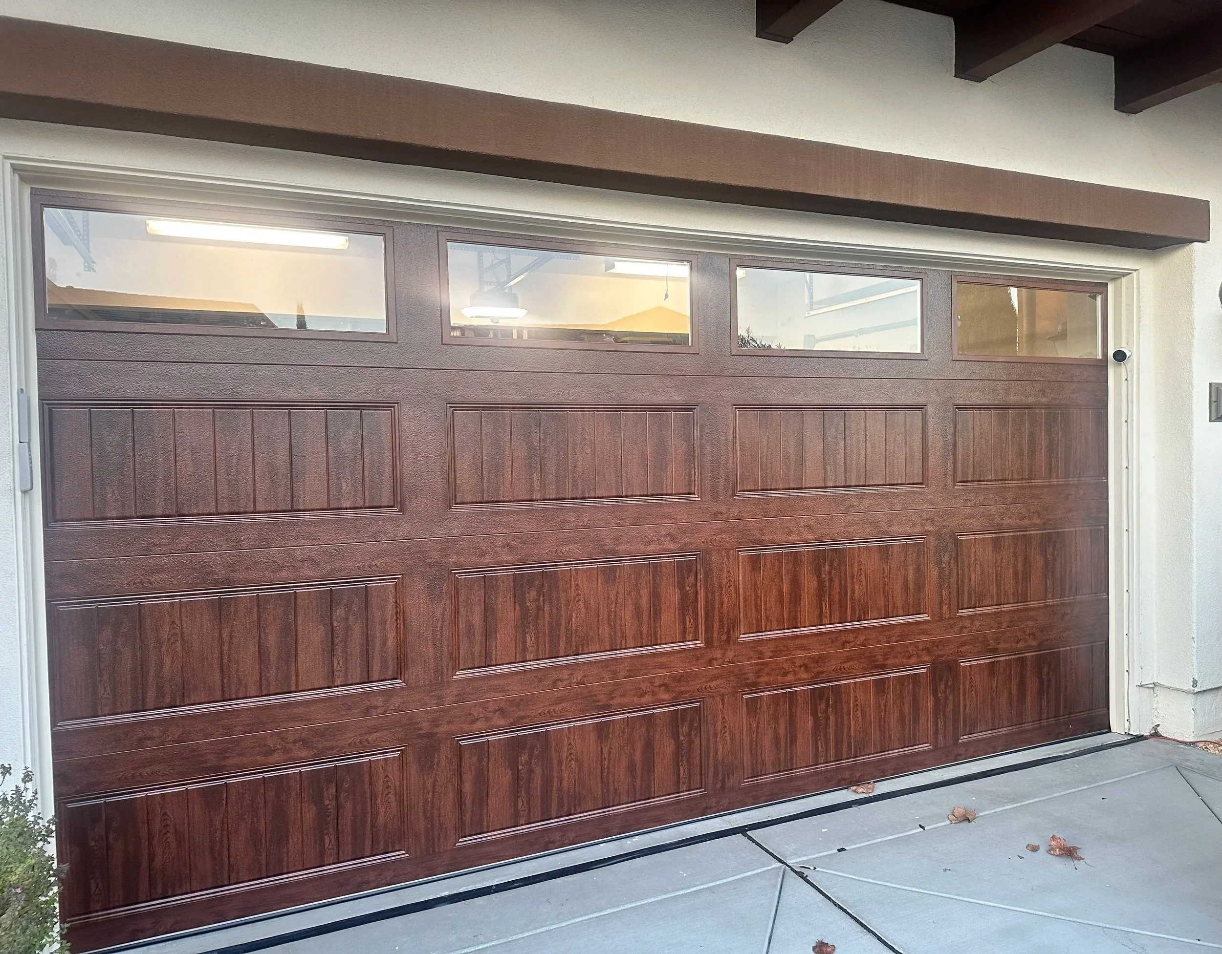 Model: GD1LU
Gallery Steel long panel design in Ultra-Grain® Oak Walnut Finish with long windows 